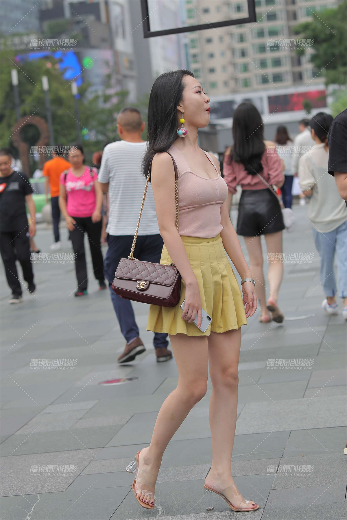 【凯恩赛贴】百褶裙美女-日更街拍