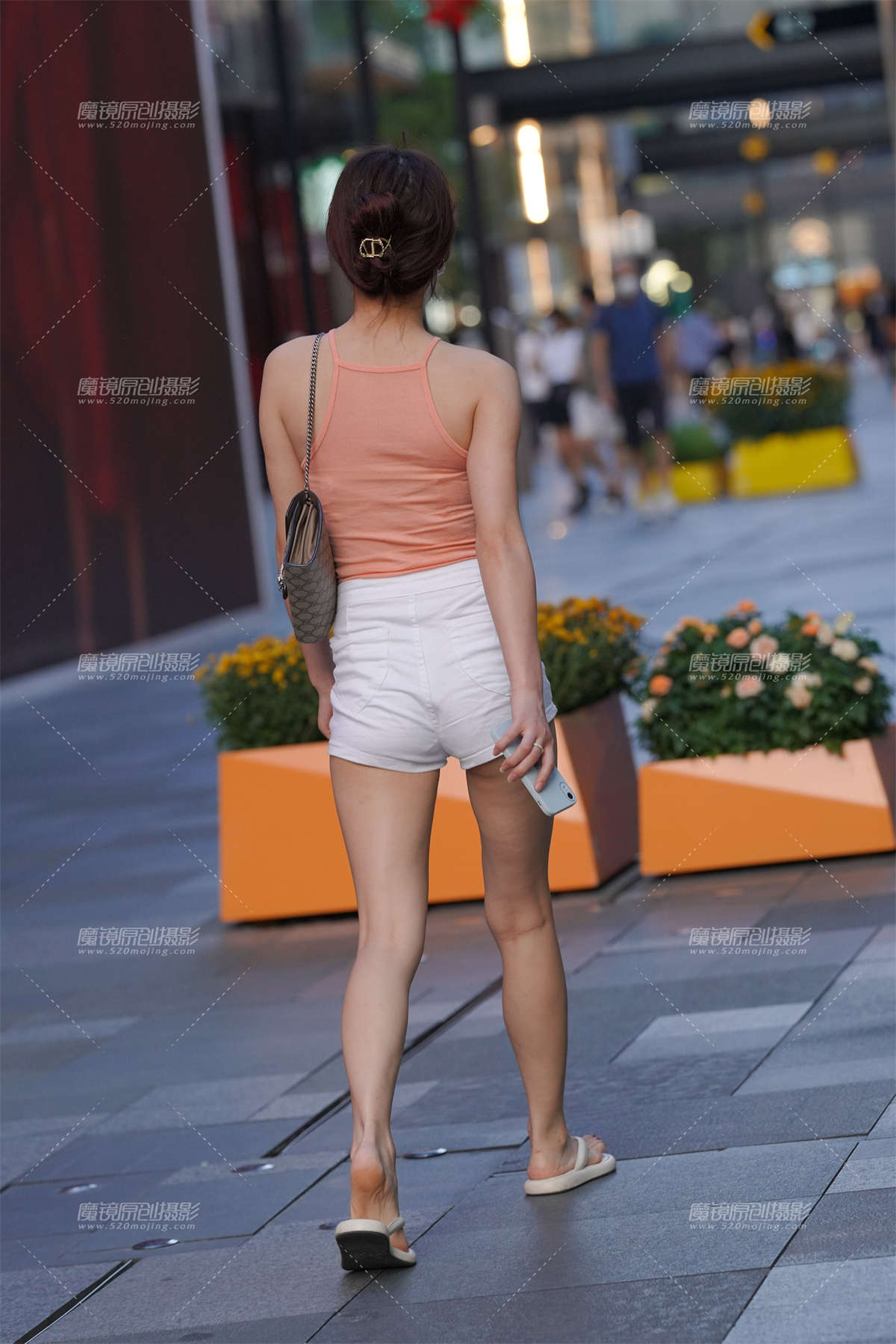 图片[2]-热裤美女-日更街拍