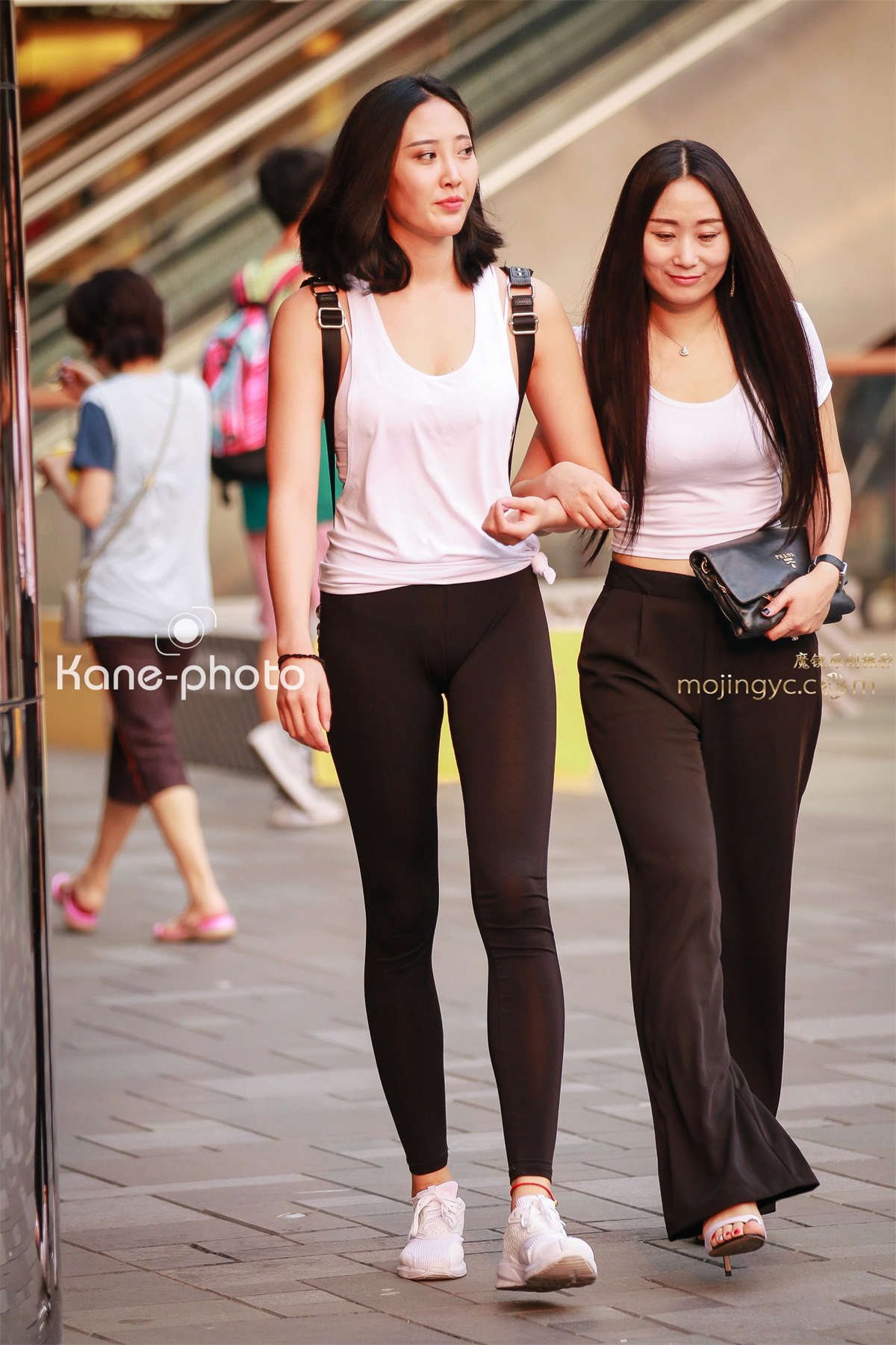 简单黑白配 性感紧身-日更街拍