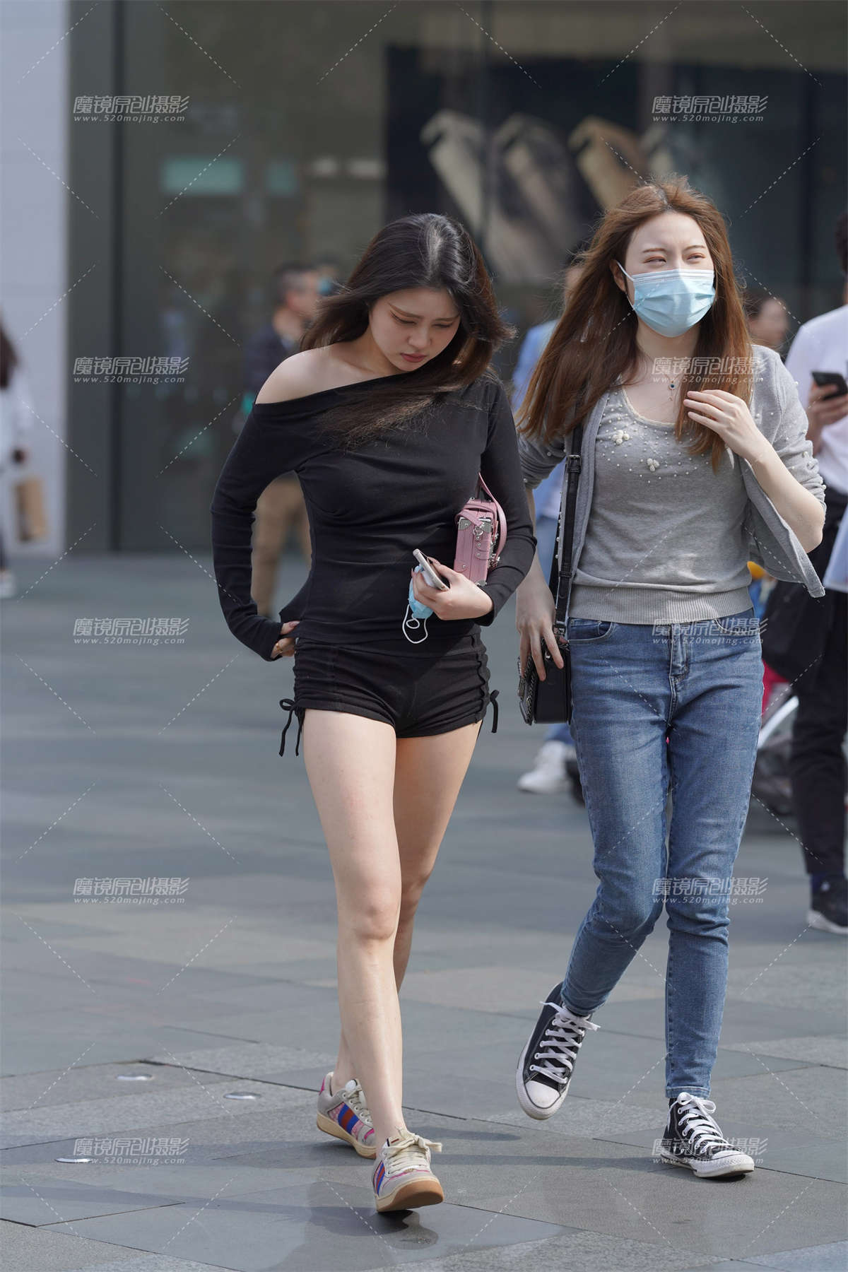 热裤女孩-日更街拍