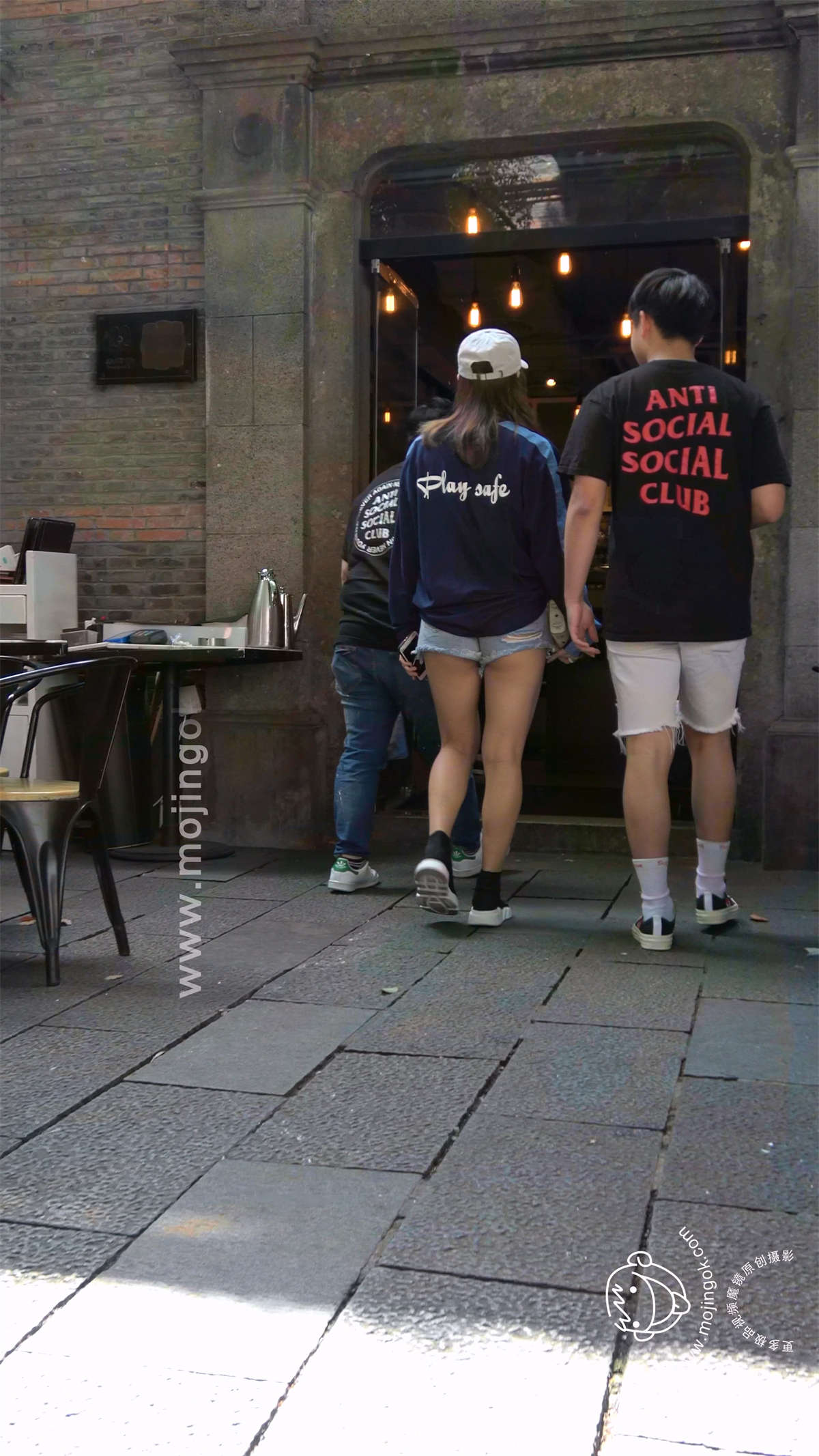 图片[2]-漂亮超短牛仔热裤性感丰臀小清新美女-日更街拍