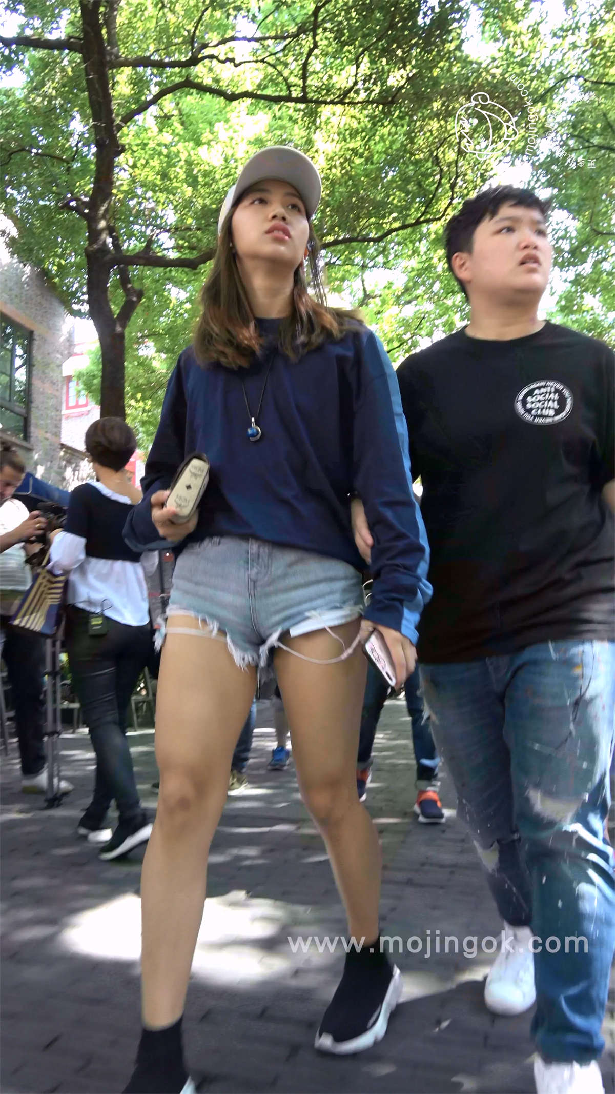 漂亮超短牛仔热裤性感丰臀小清新美女-日更街拍