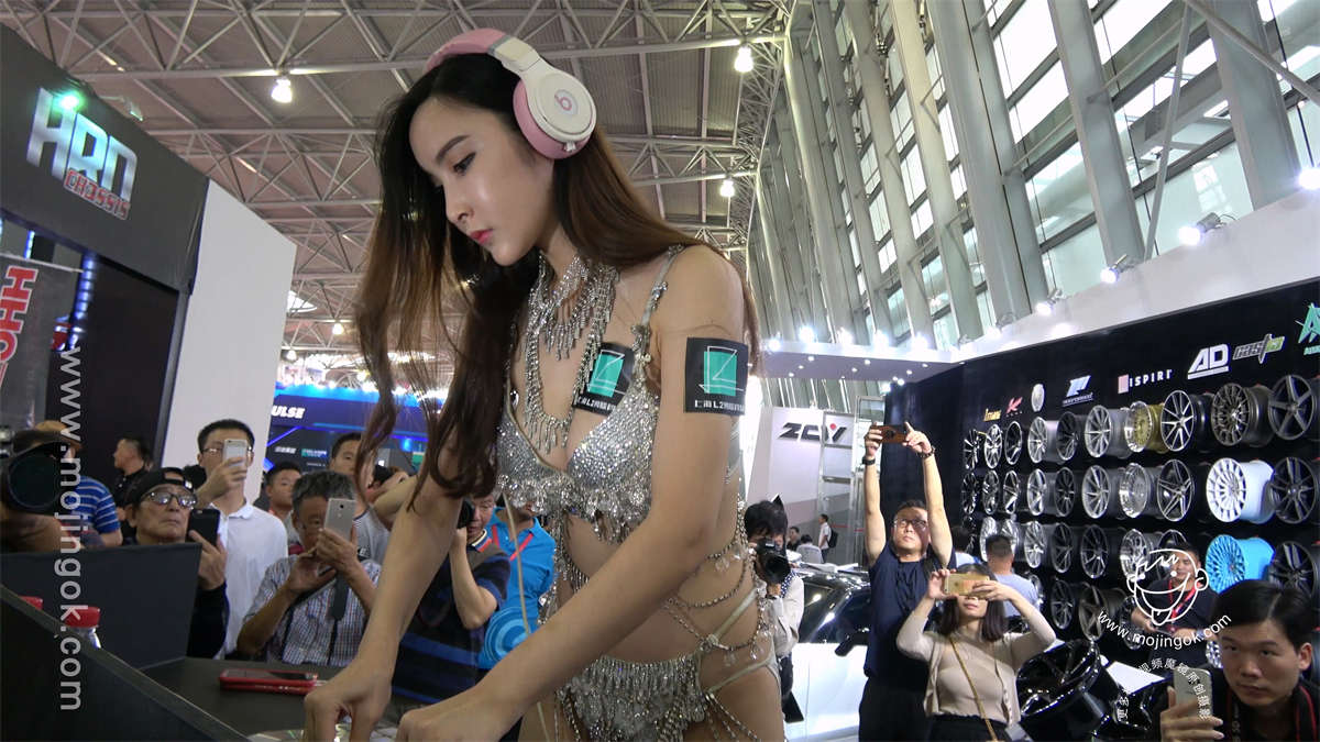 图片[2]-性感大长腿DJ美女-1-日更街拍