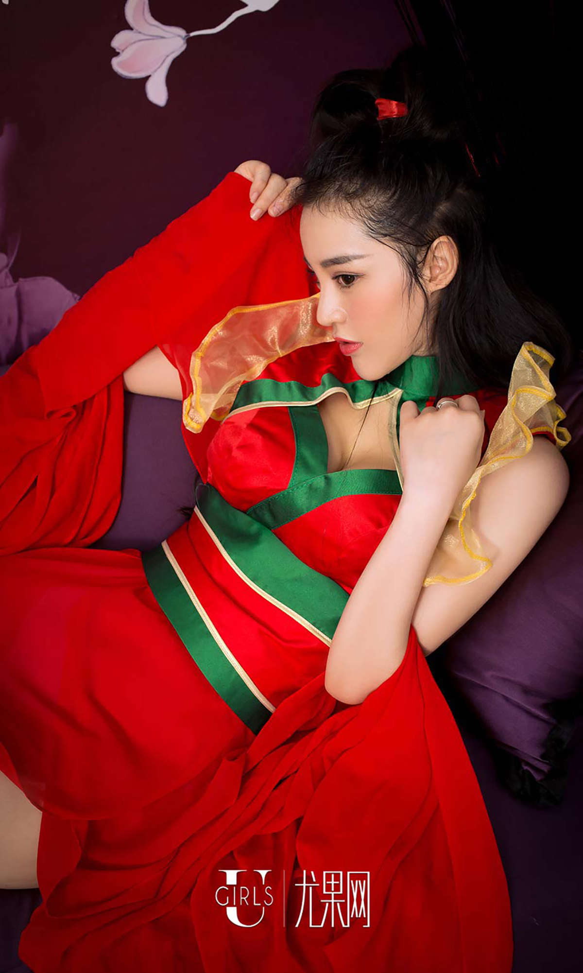 Ugirls爱尤物 NO.492 肖雨薇 秋分雨微时-日更街拍