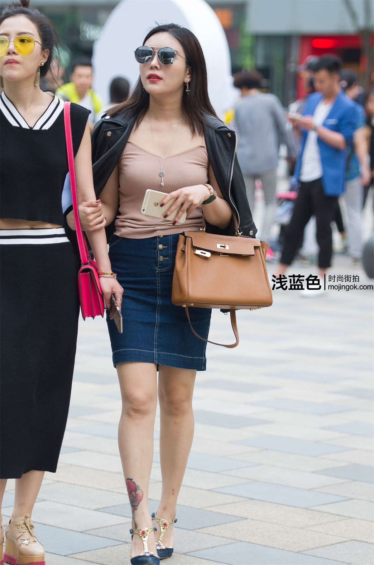 图片[2]-牛仔裙纹身美女（13p）-日更街拍