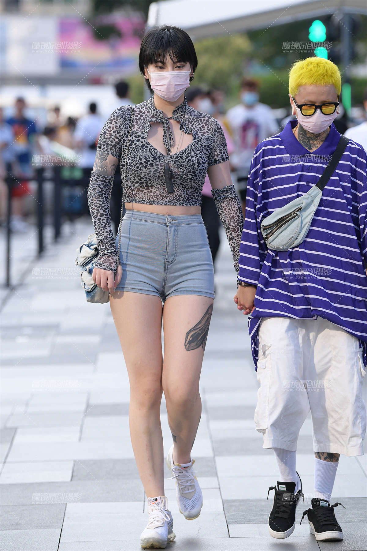 狂野的紧身热裤女友~-日更街拍