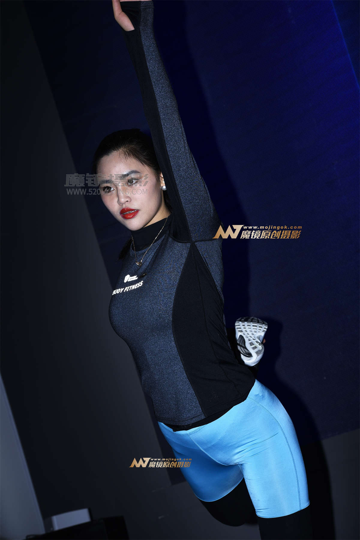 【咔喳赛贴】好大一个兰苹果-日更街拍