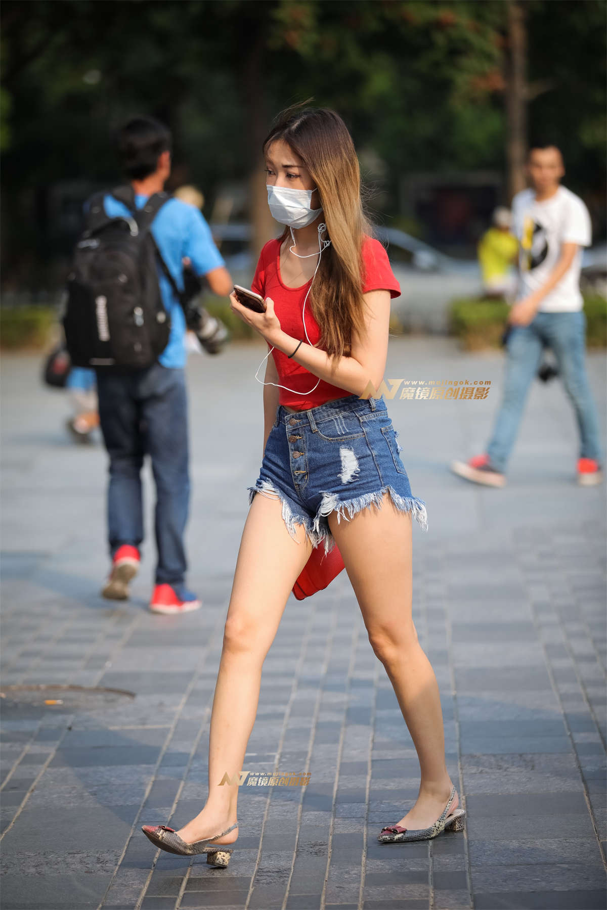 热裤美腿-日更街拍