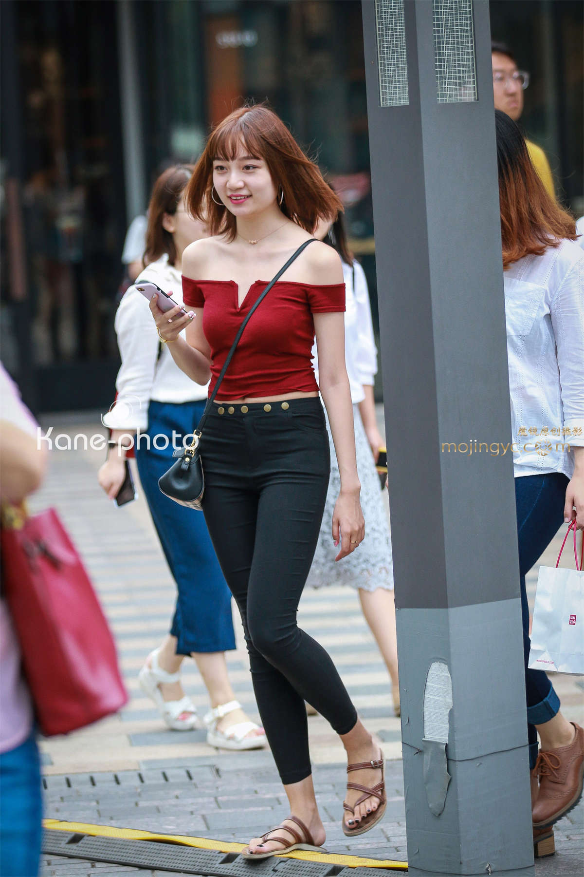 可爱的长腿妹-日更街拍