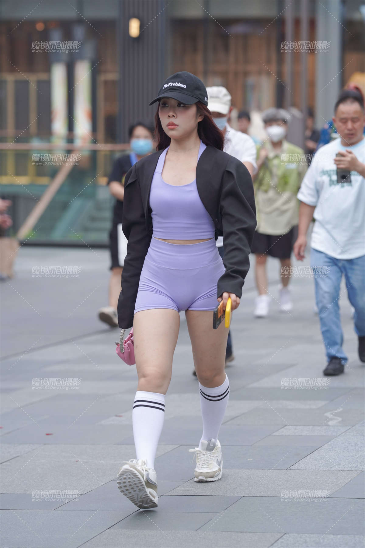 健身翘臀女孩-日更街拍