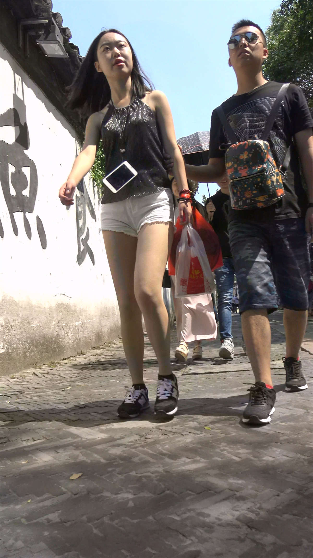 图片[2]-极品超短热裤性感街拍美女-日更街拍