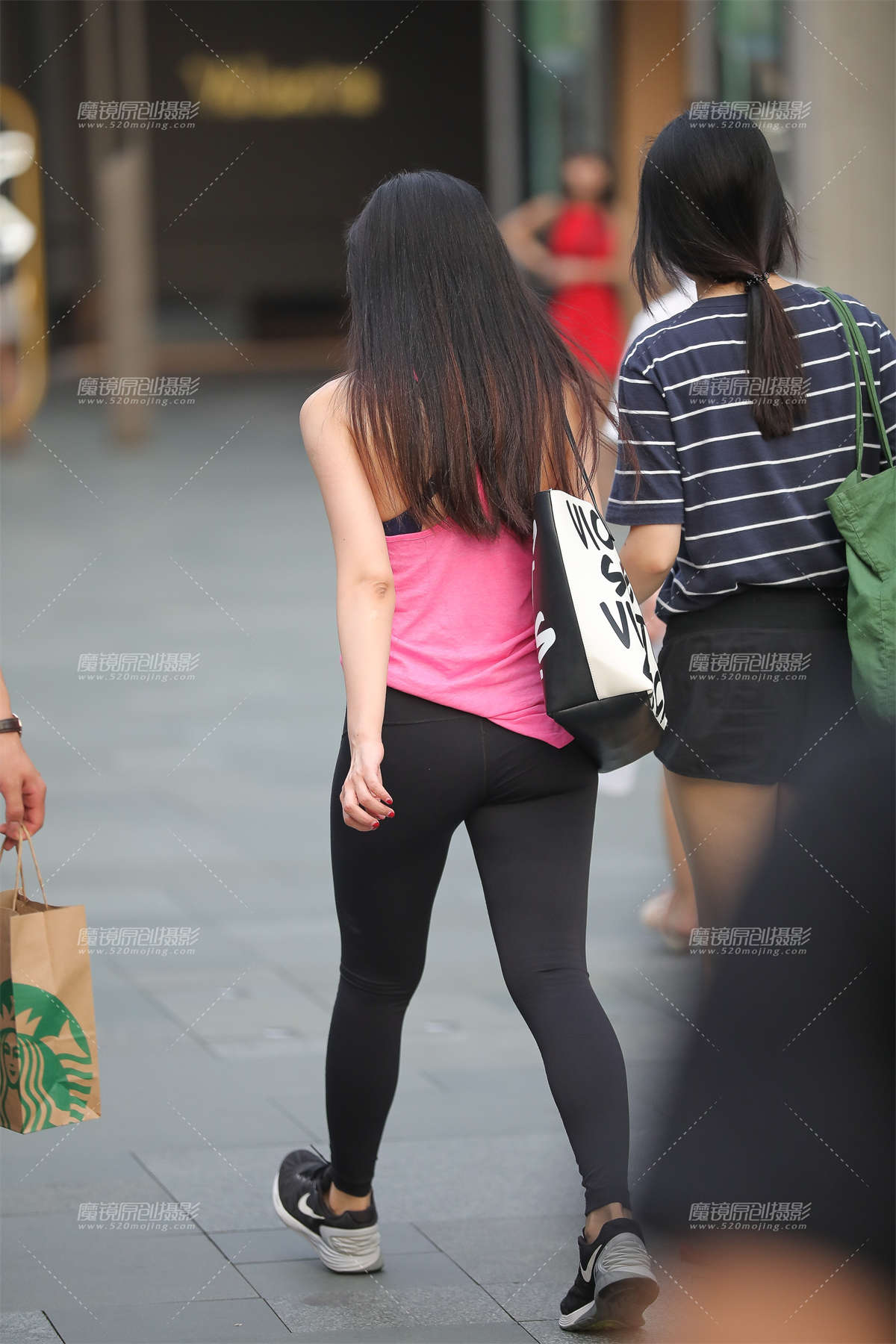 图片[2]-赶着去健身-日更街拍