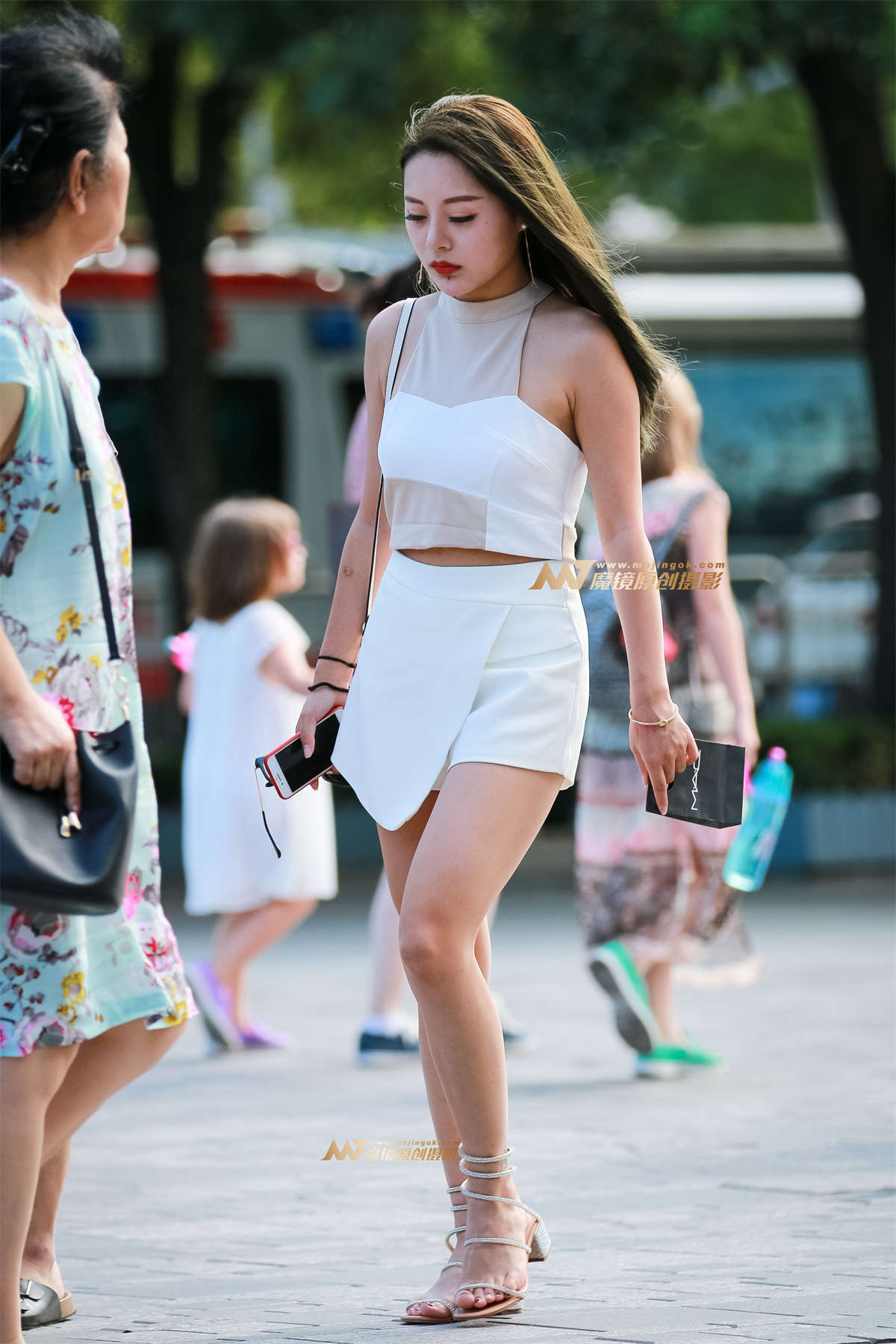 人潮之中你孤独而美丽着-日更街拍