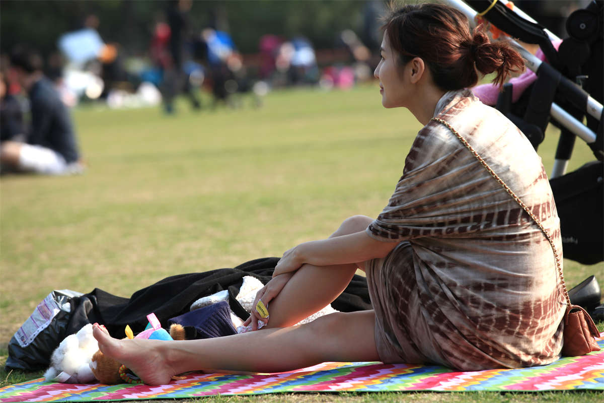 图片[2]-踏青公园街拍系列No.1034 每年总会有一个完美女人被收入镜中 第5套-日更街拍