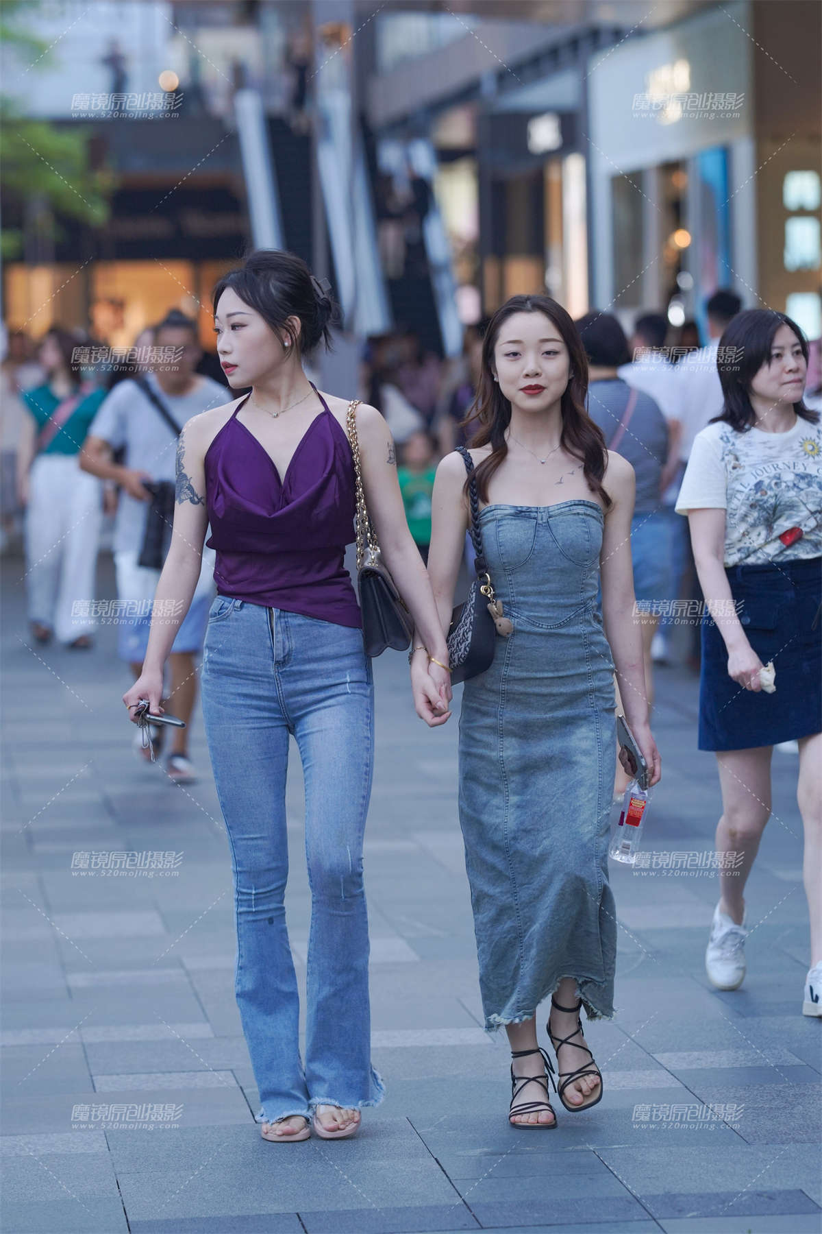 图片[2]-紧牛美背-日更街拍