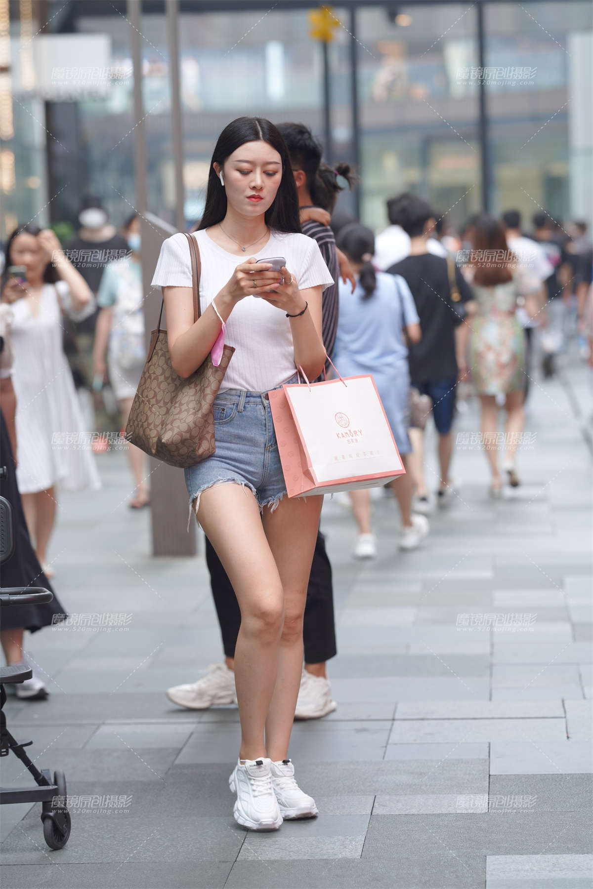 热裤美女-日更街拍