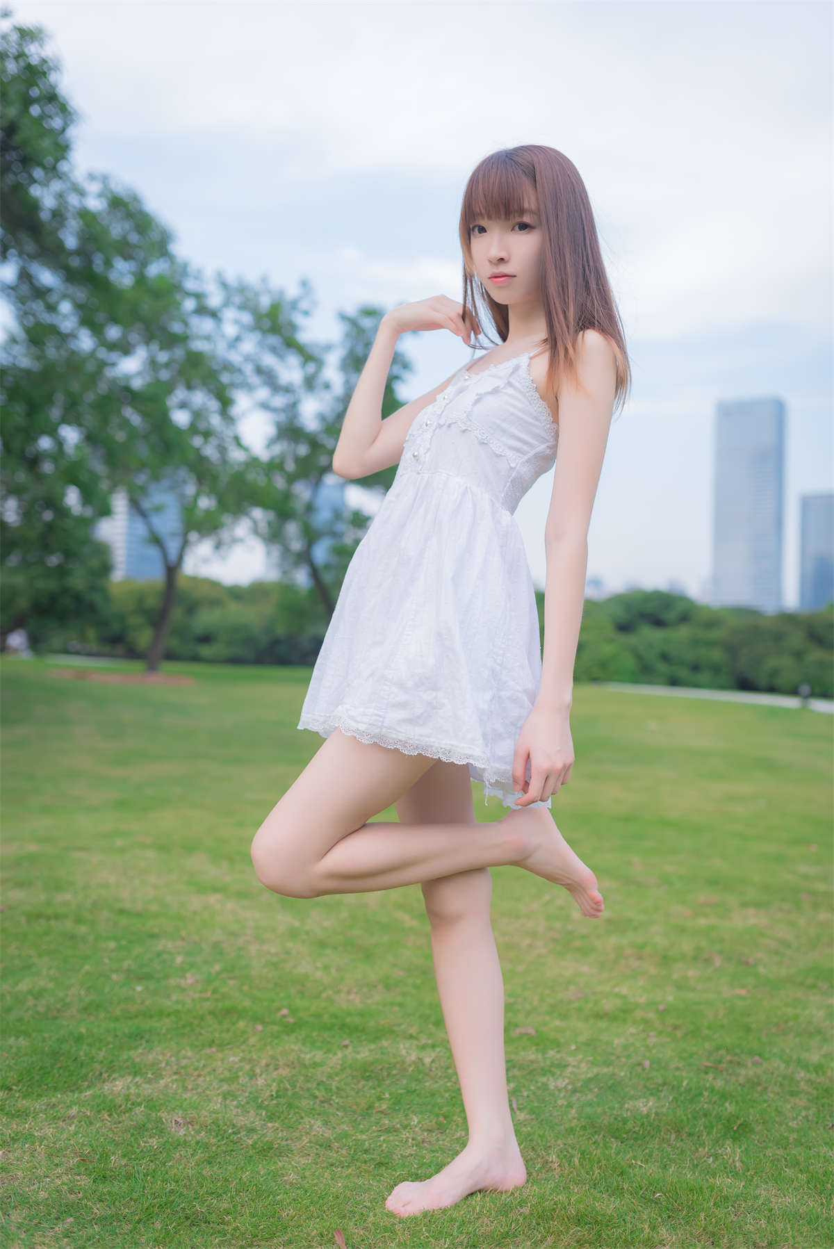 图片[2]-风之领域 NO.056 草坪上青纯的学妹-日更街拍