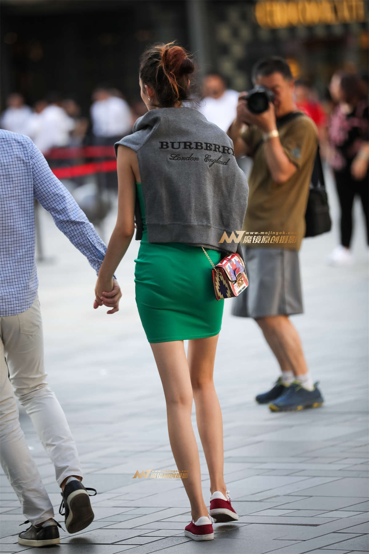 图片[2]-身姿曼妙,长腿小蛮腰!-日更街拍