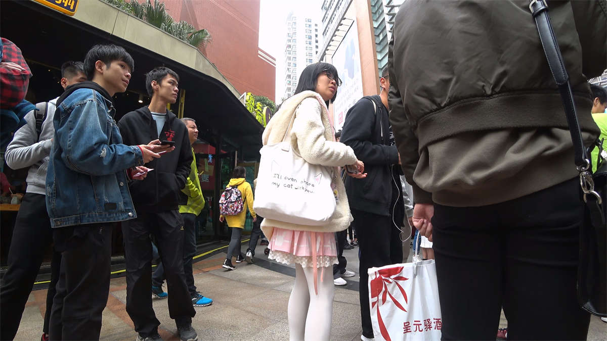 粉色裙小可爱清新风美眉-日更街拍