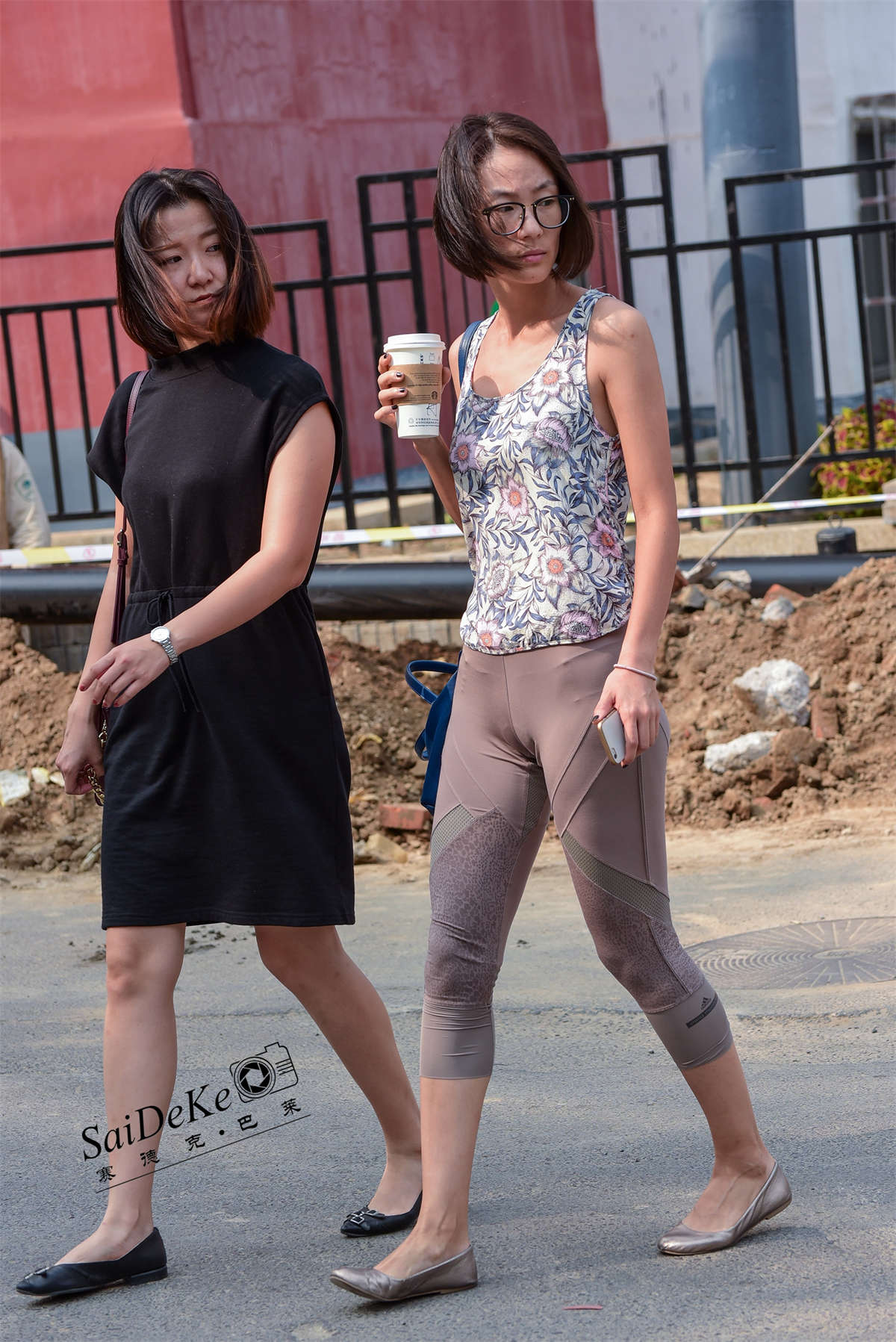 9.6 骨感紧身裤少妇-日更街拍