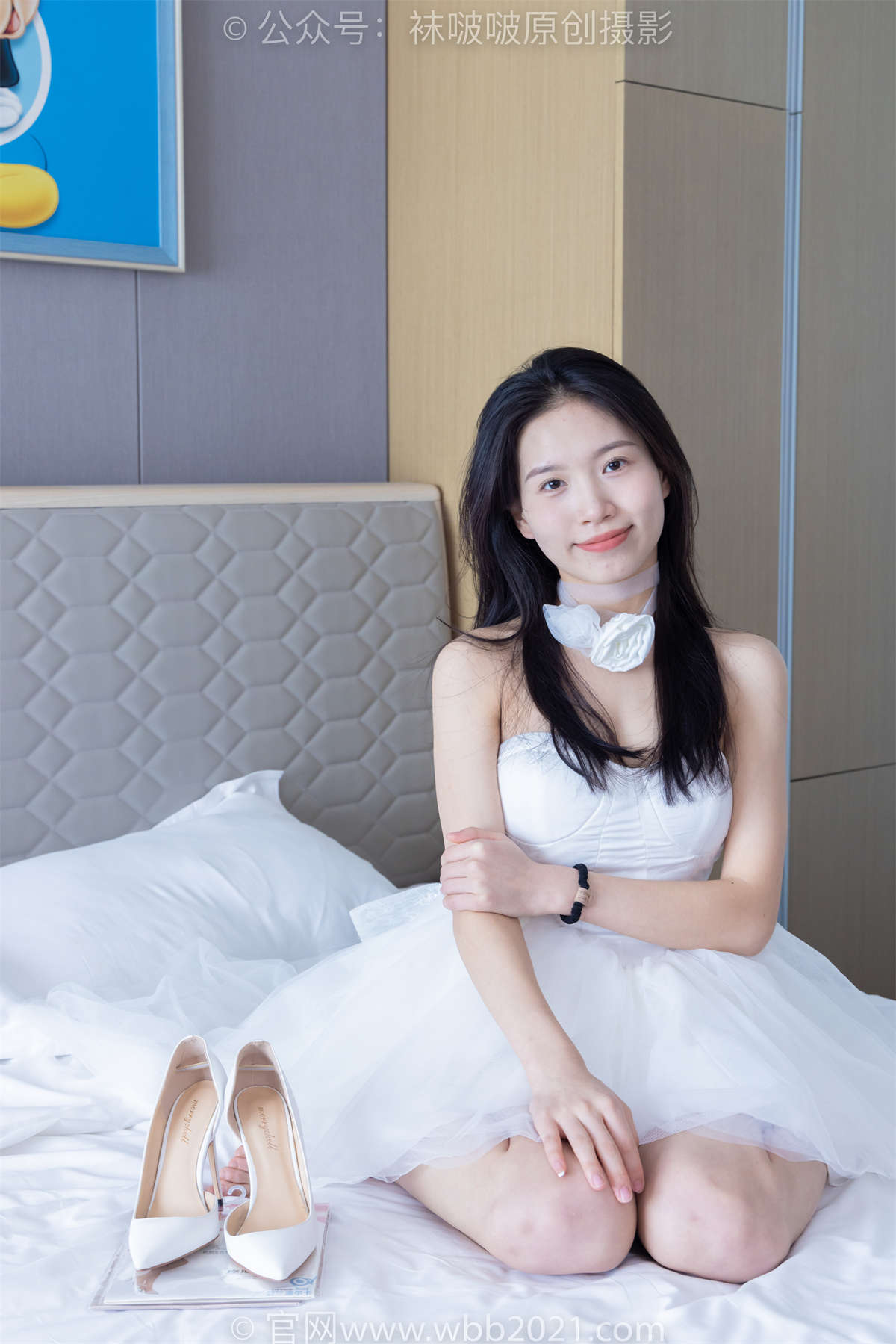 图片[2]-袜啵啵 No.478 芝士-两双高跟鞋、黑丝（脚尖微加固款）、红丝（脚尖加固款）花絮版-日更街拍