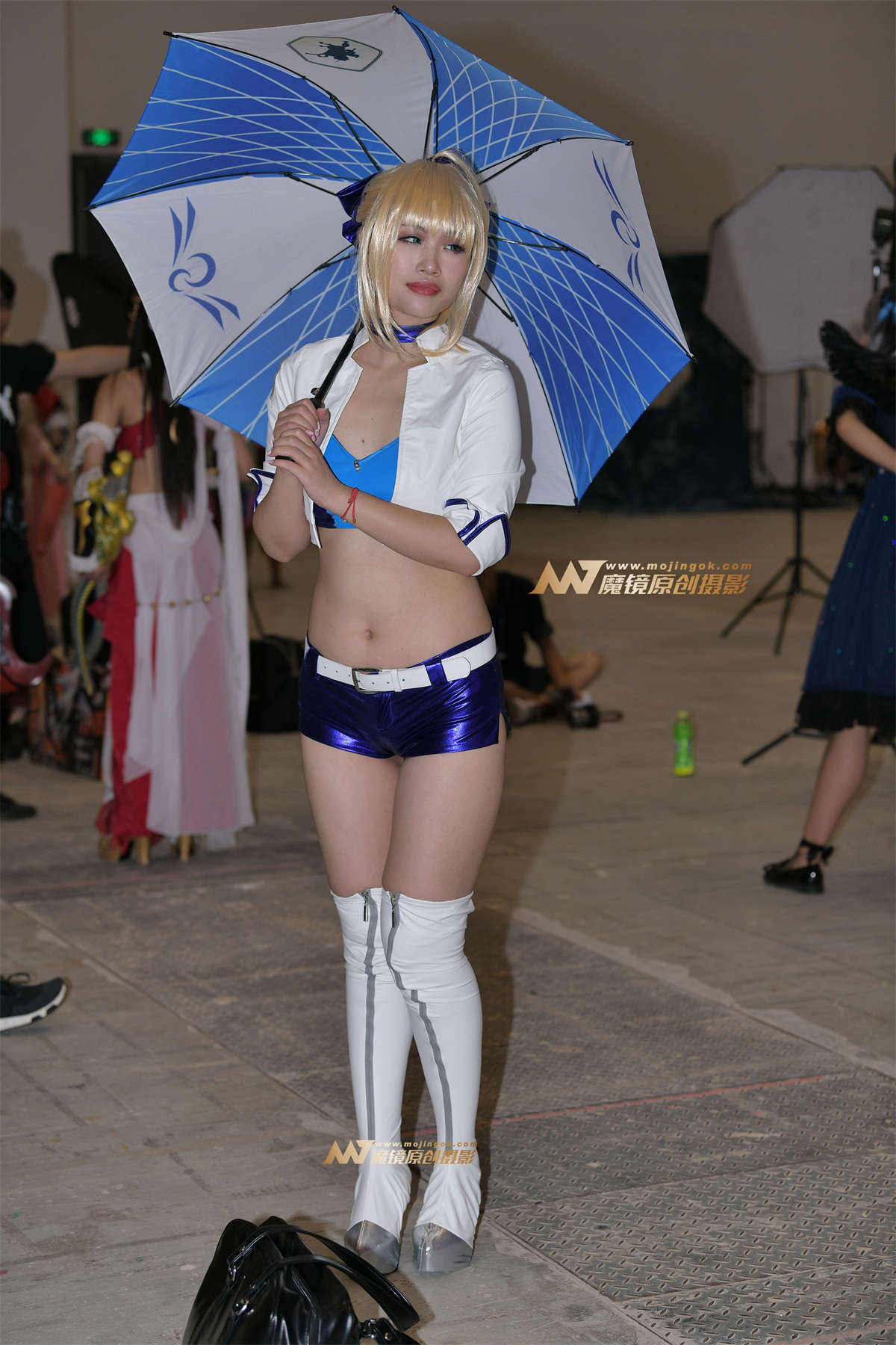 【红石赛帖】身材性感的美女-日更街拍