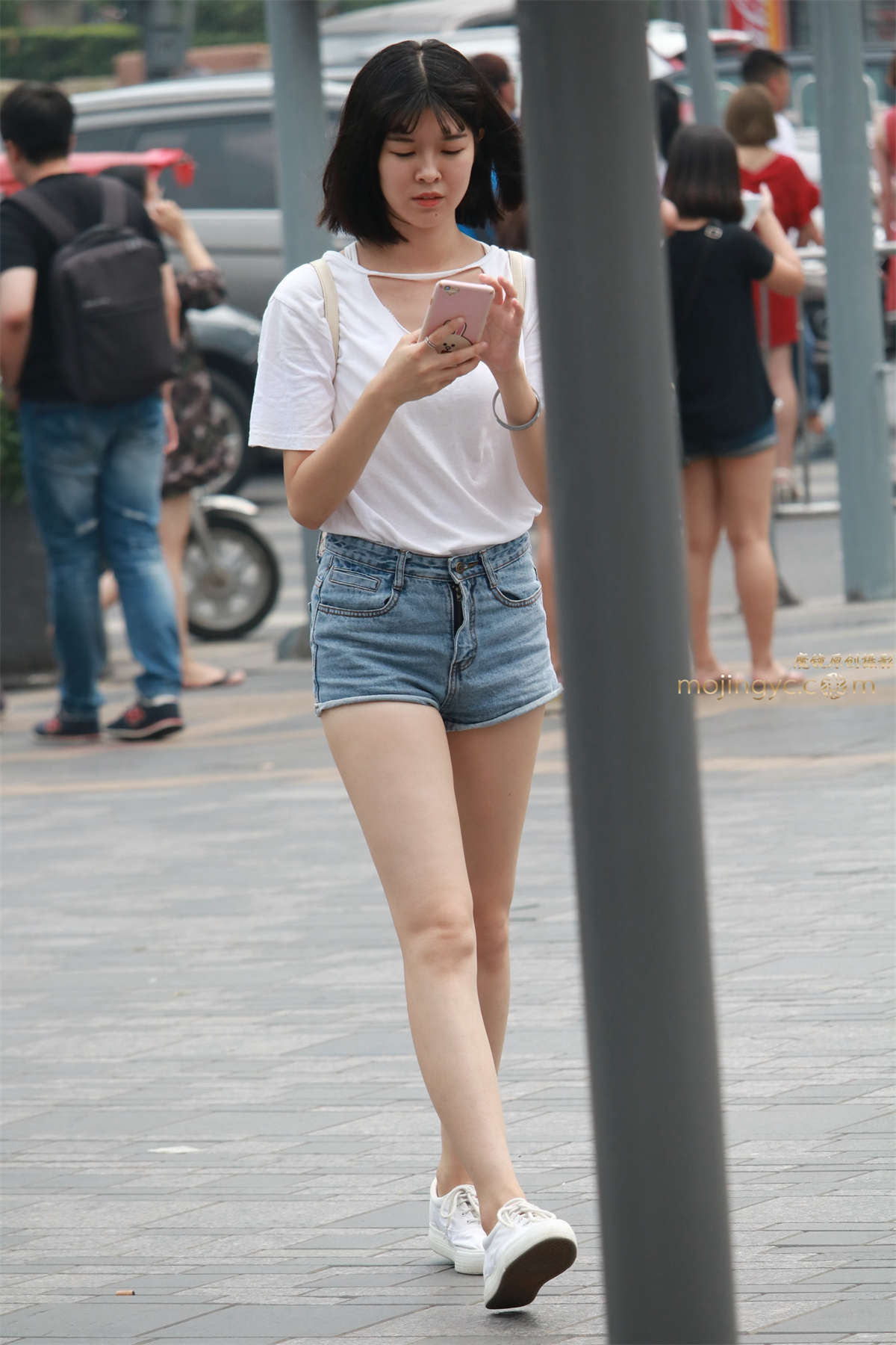 图片[2]-萝莉的美腿美臀-日更街拍