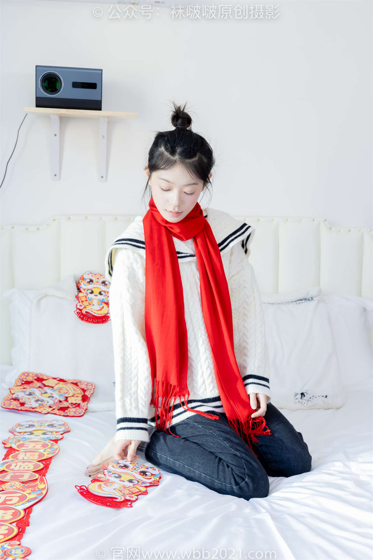 图片[2]-袜啵啵 No.481 糯米-板鞋、白棉袜、裸足（黑白美甲）、对联迎新春，半脱袜子剧情 花絮版-日更街拍