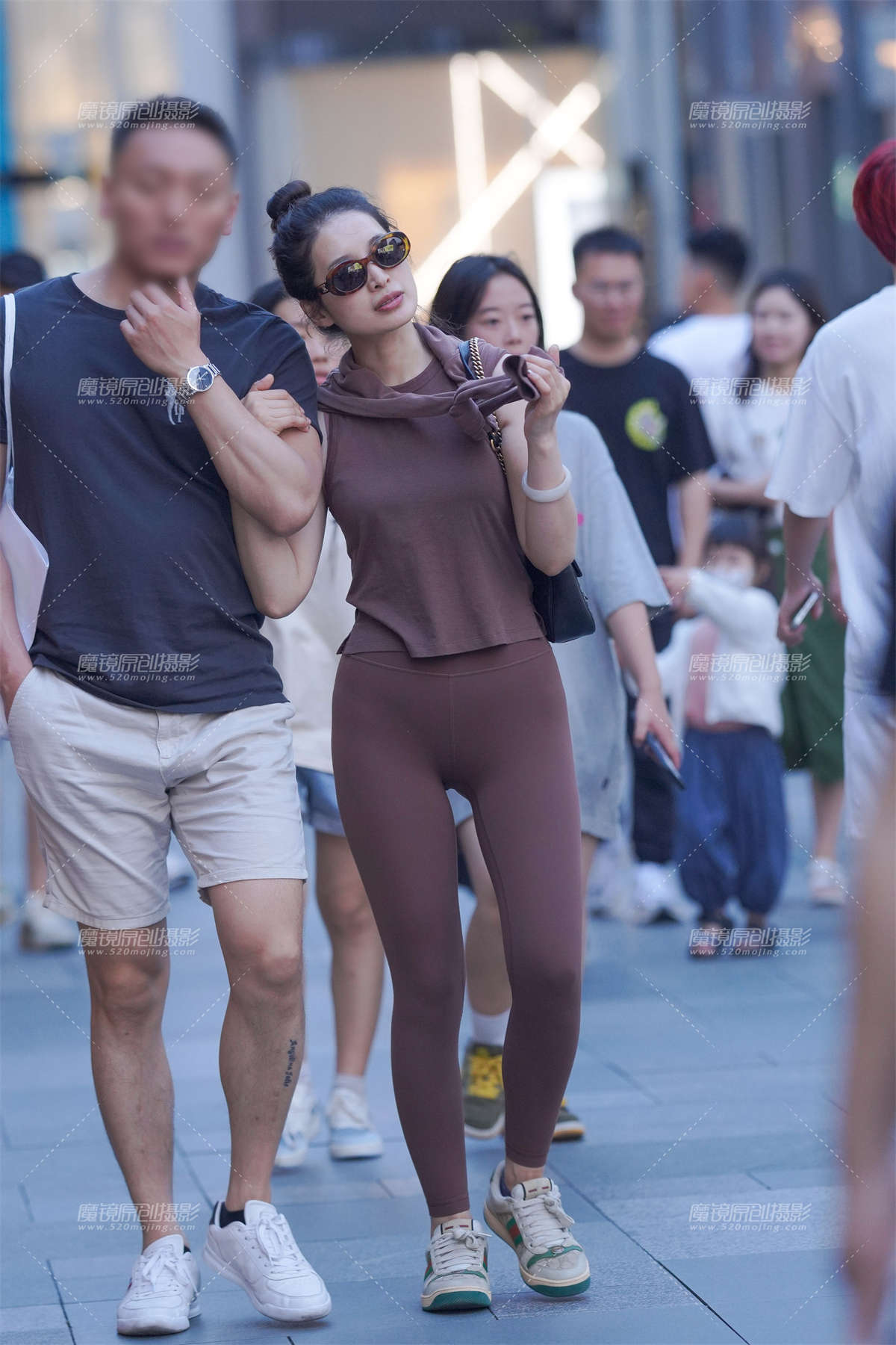 图片[2]-咖色瑜伽裤-日更街拍