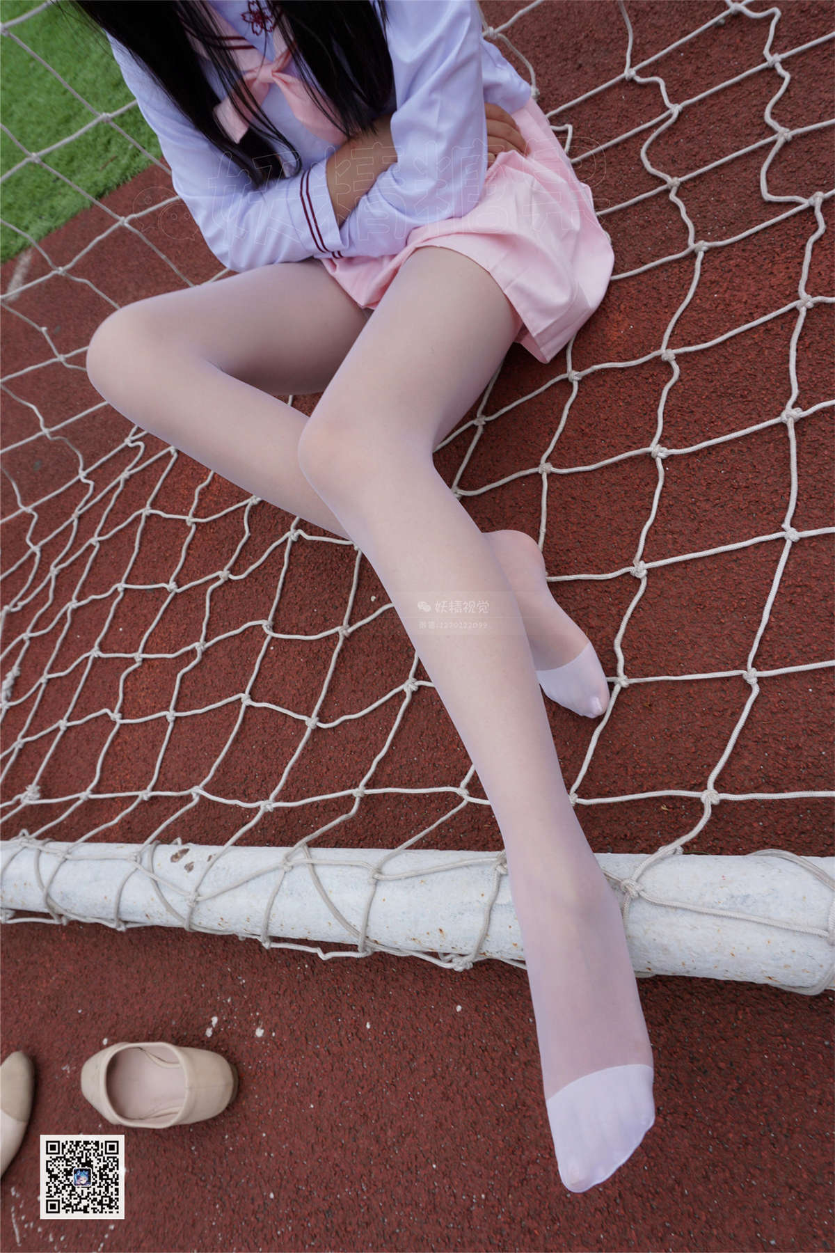 图片[2]-妖精视觉 NO.148 甜甜 双色白丝袜-日更街拍