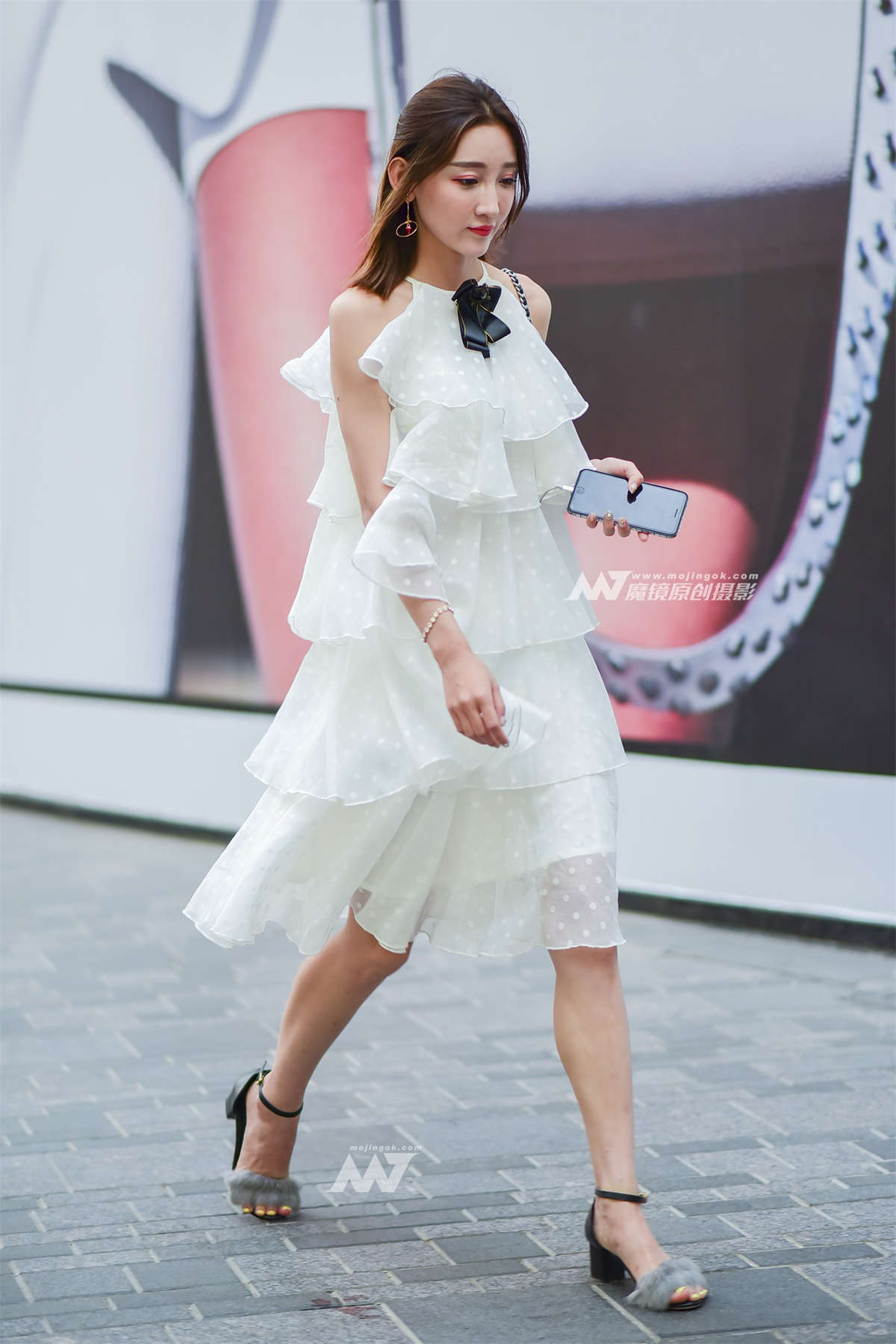 冰清玉洁的蛋糕裙美女-日更街拍