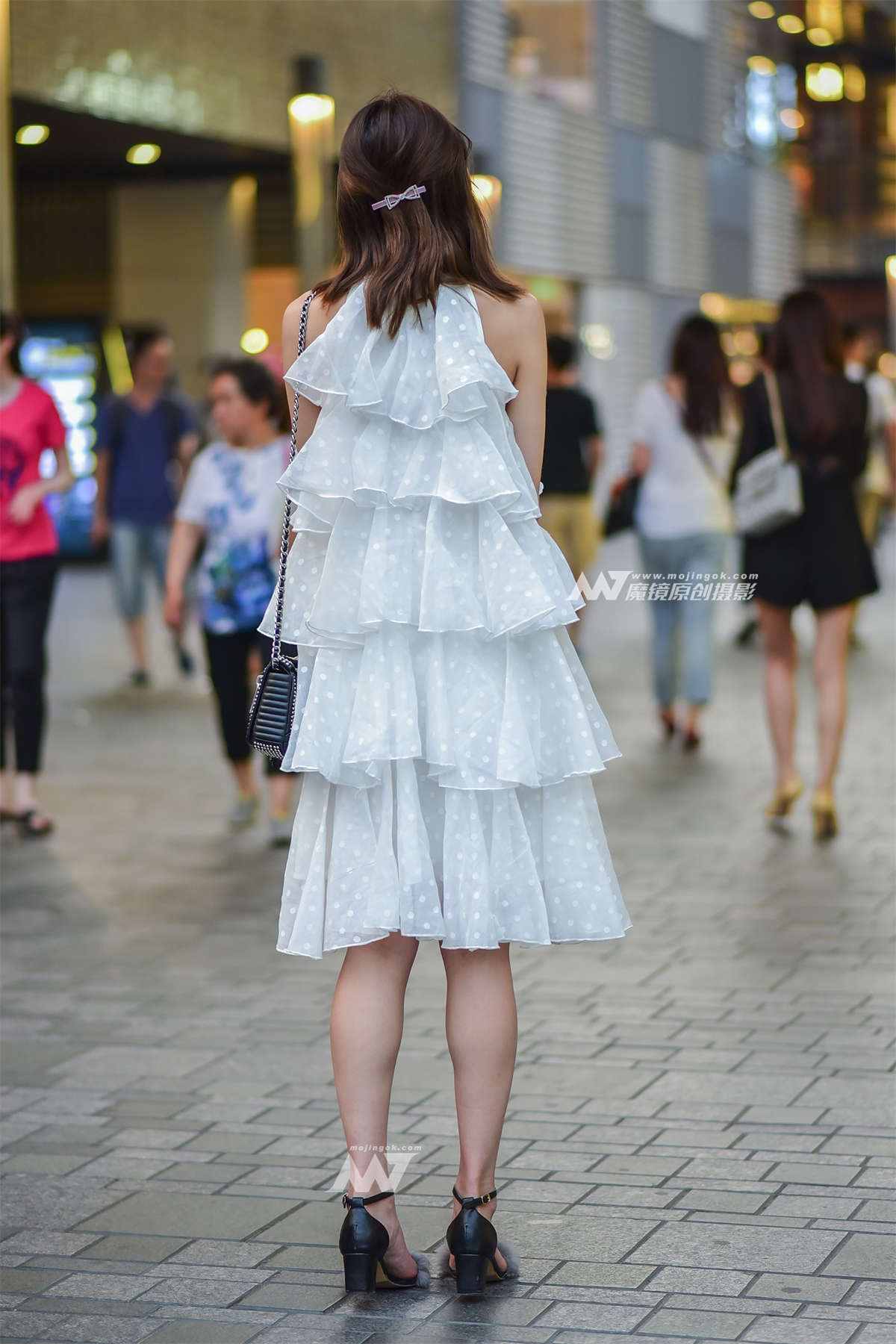 图片[2]-冰清玉洁的蛋糕裙美女-日更街拍