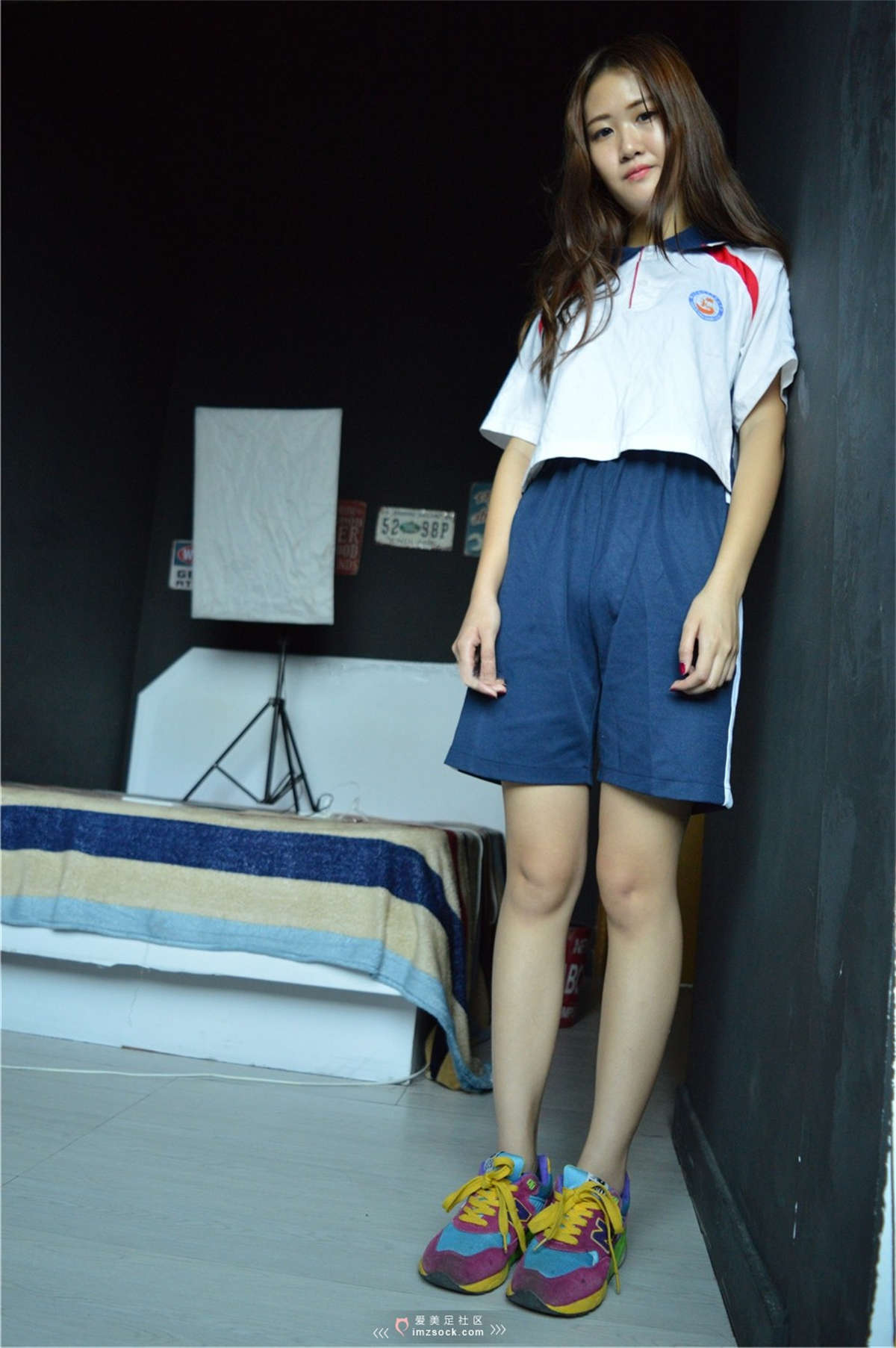 图片[2]-MZSOCK-2018 No.154 热裤少女 N字鞋 船袜性感红色脚指甲-日更街拍