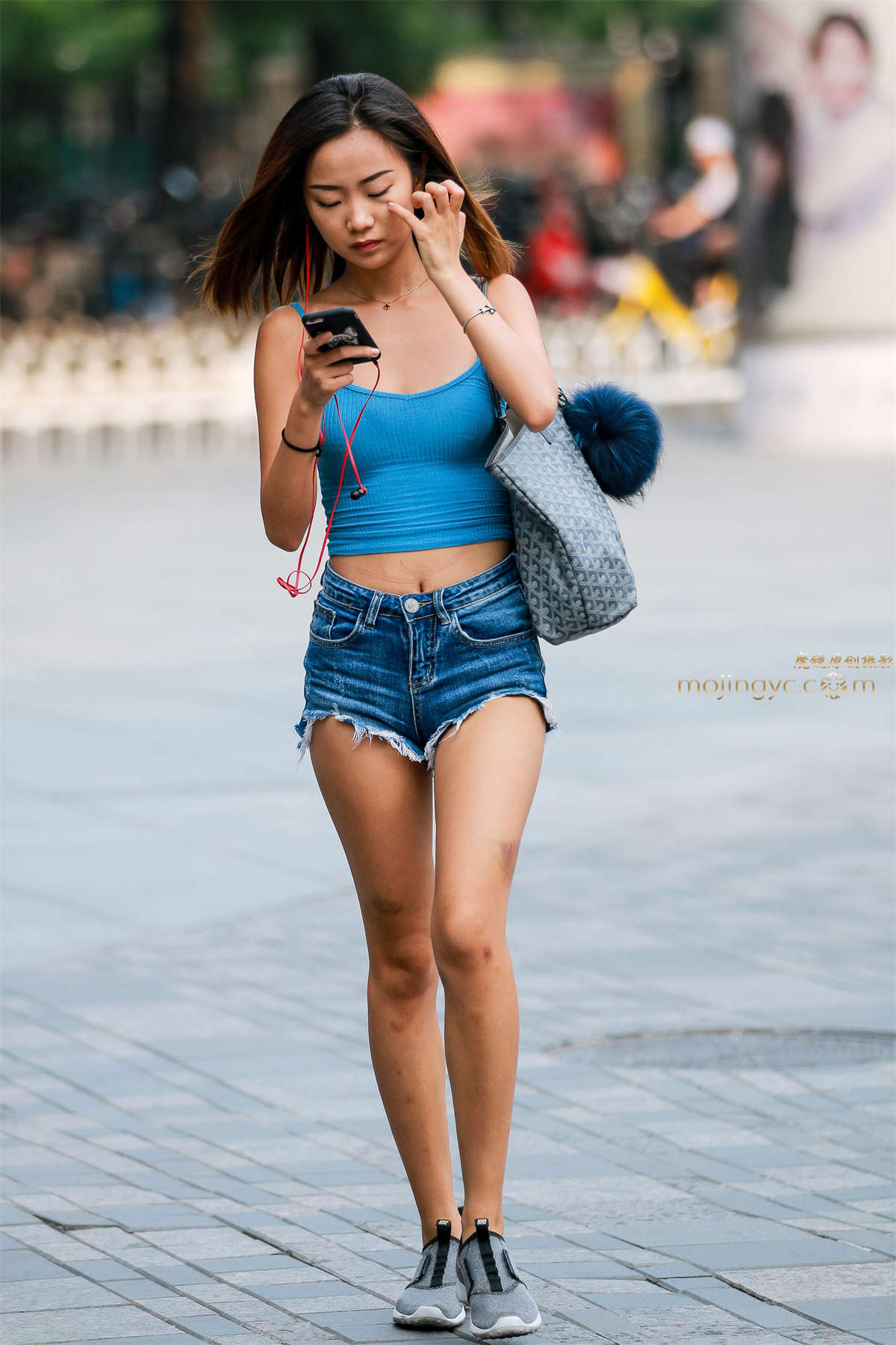 我喜欢妹纸健康的肤色-日更街拍