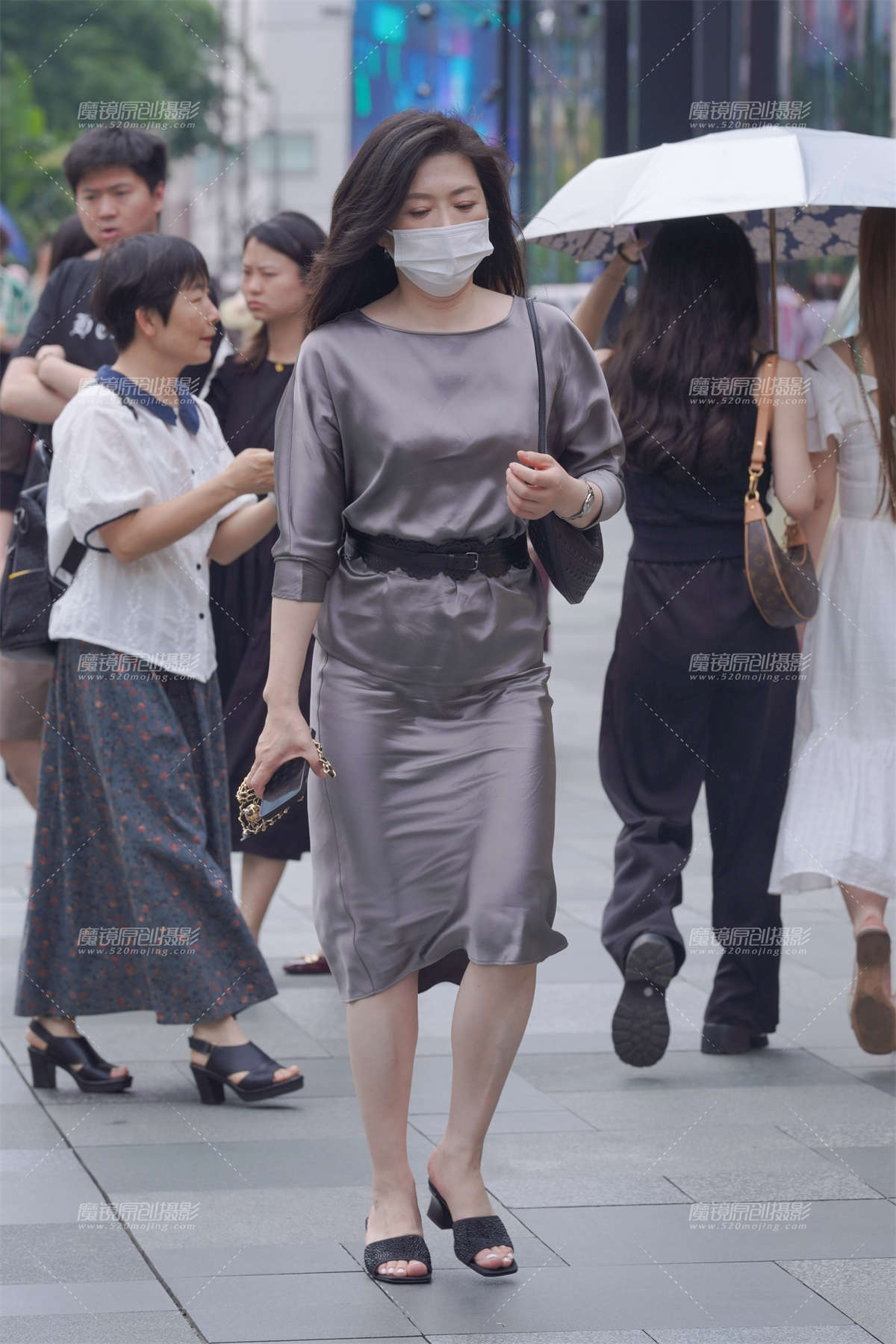 美少妇的韵味-日更街拍