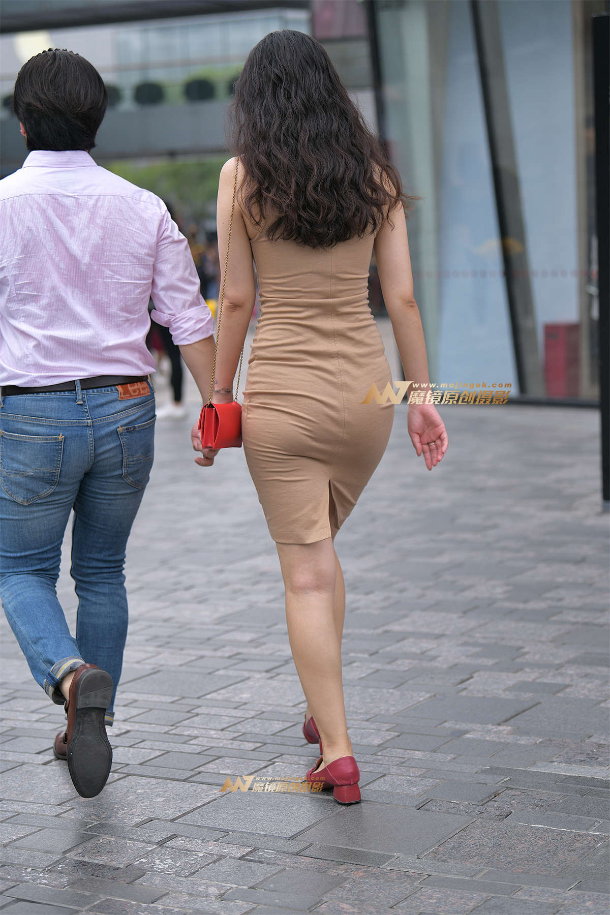 图片[2]-【红石赛帖】性感包臀裙少妇-日更街拍