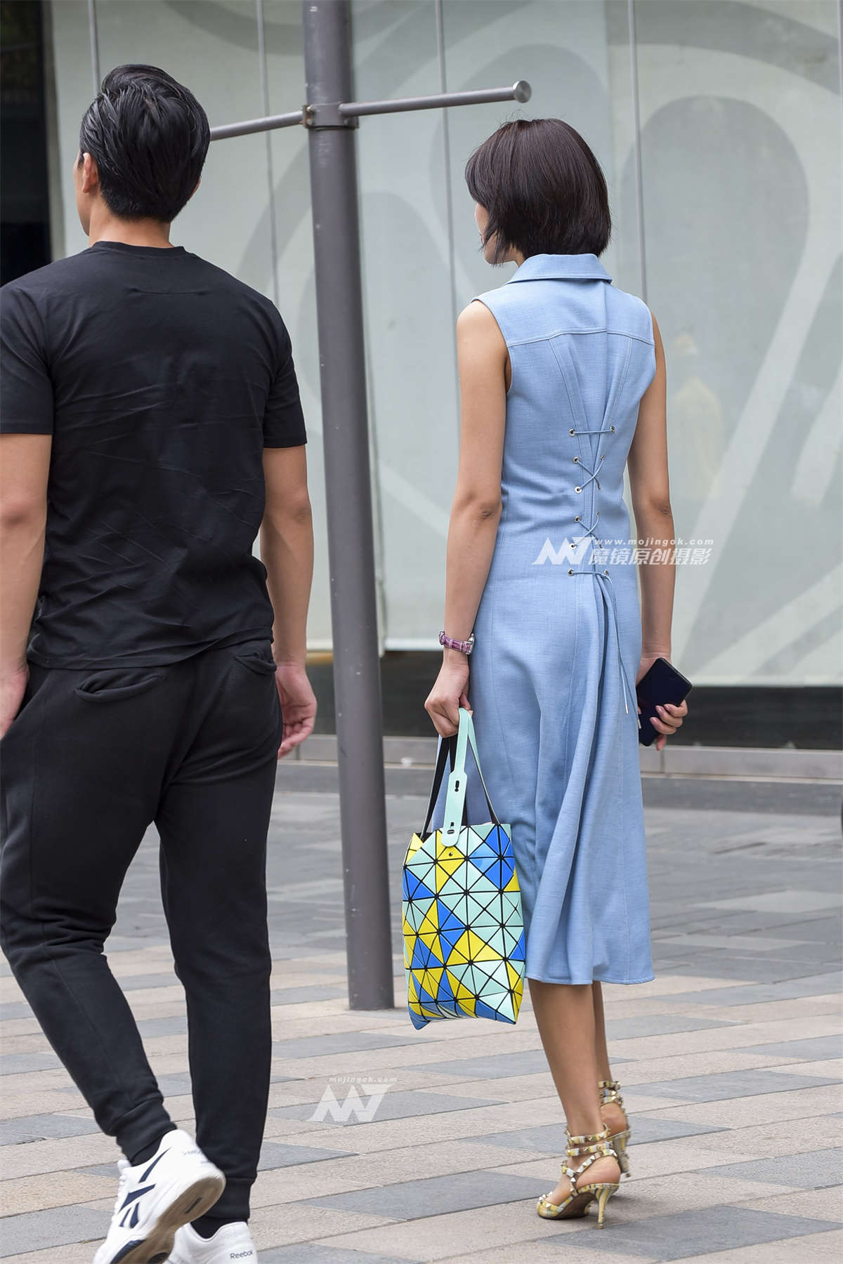 图片[2]-身材高挑秀外慧中的短发美女-日更街拍