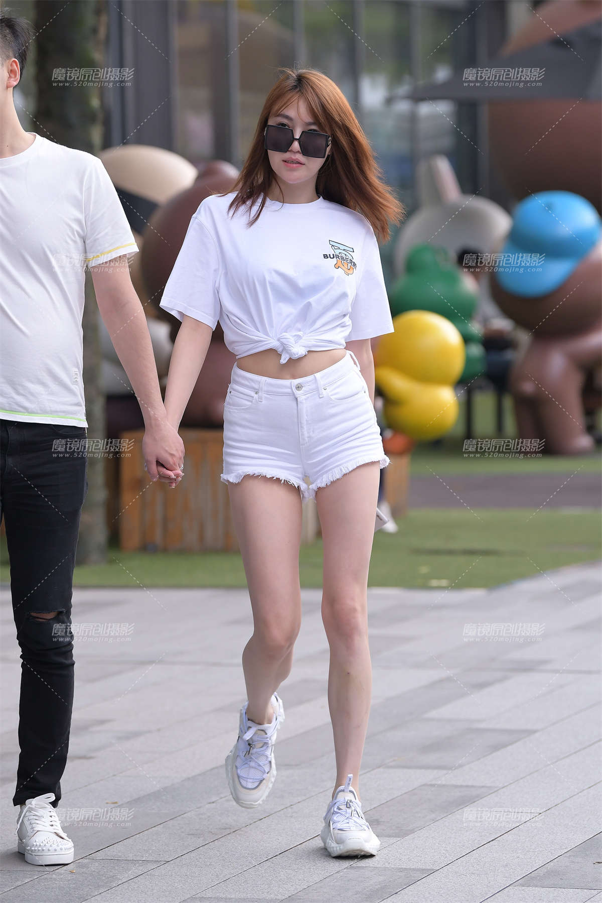 白热裤女友-日更街拍