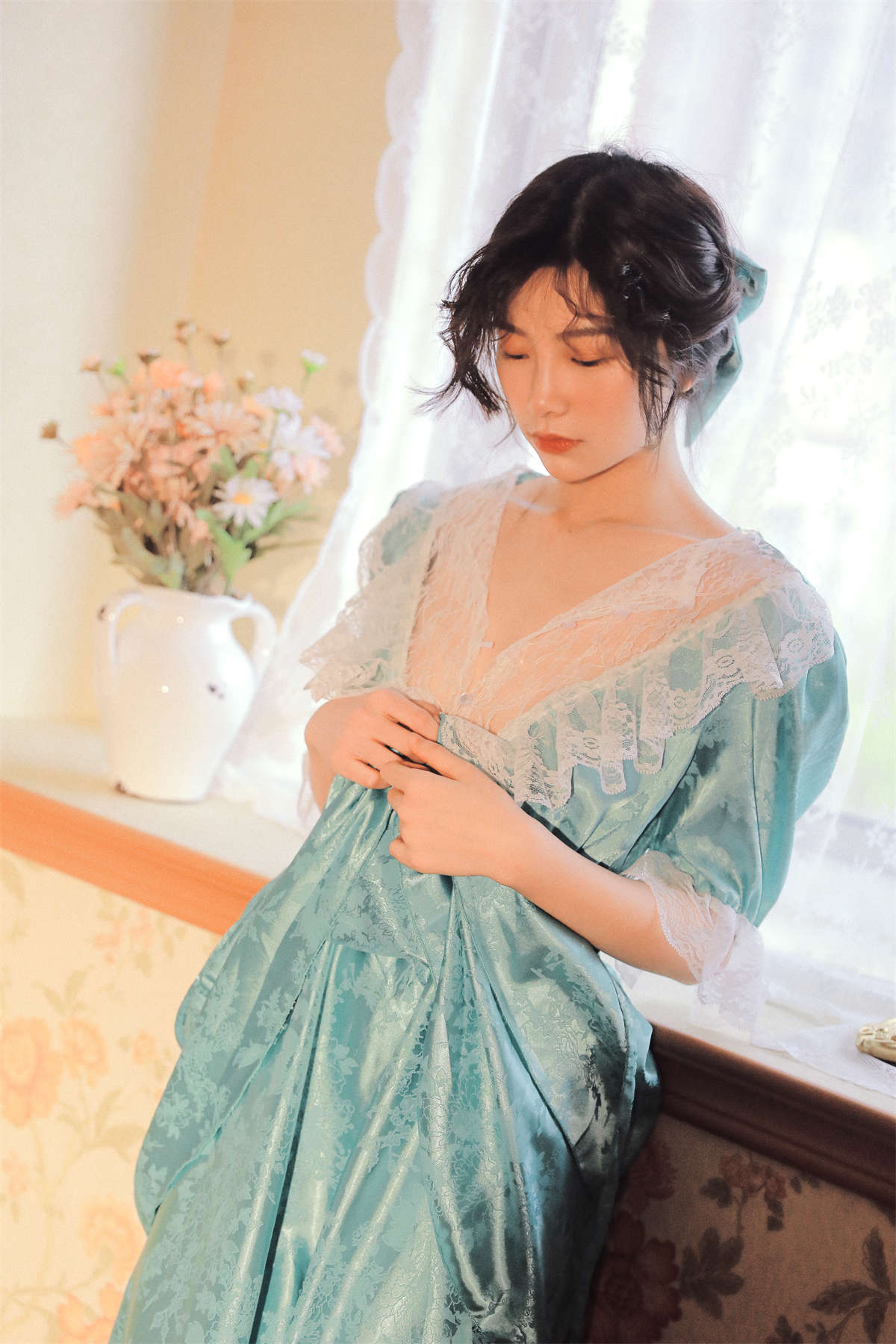 YITUYU艺图语 2022.11.25 窗边少女 桃芊鱼-日更街拍