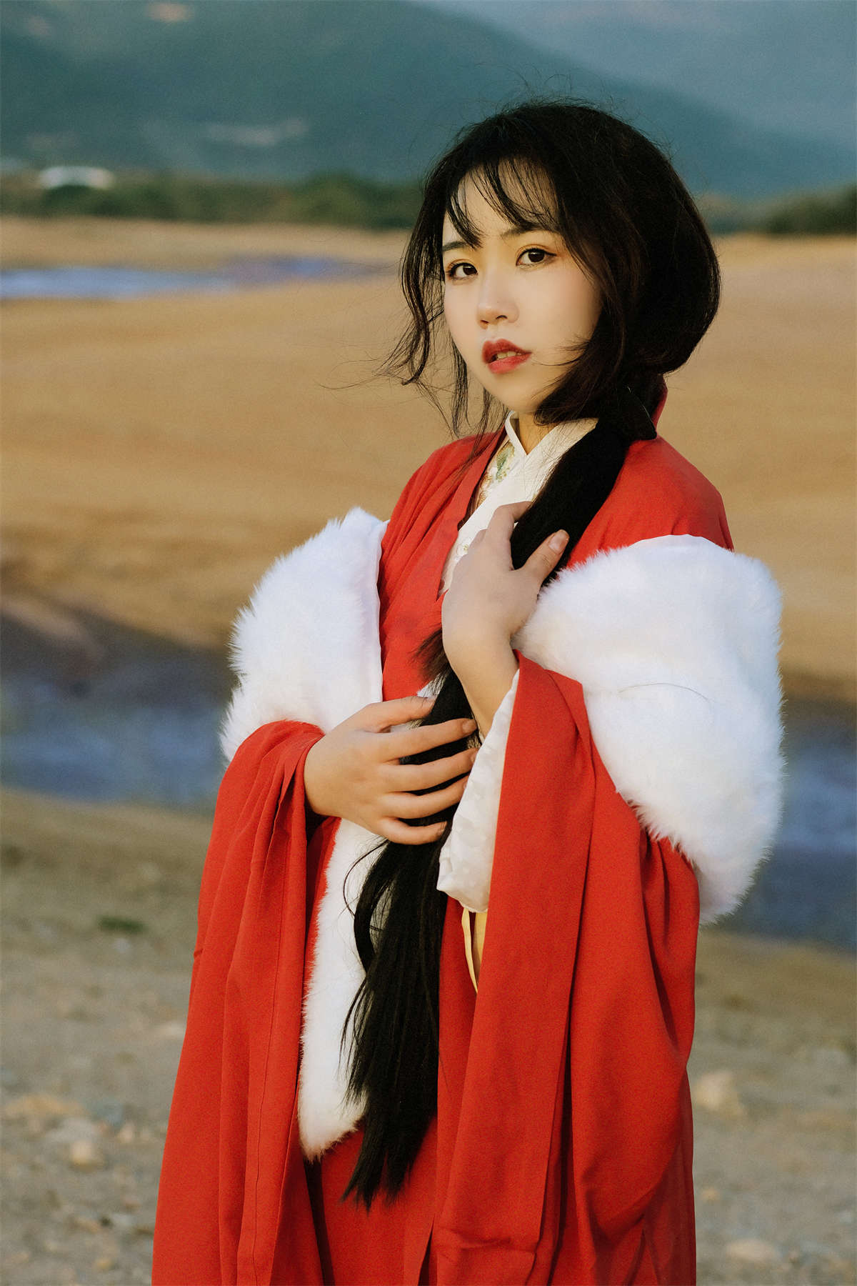 YITUYU艺图语 2022.12.04 忘川 会下雪的小仙女-日更街拍