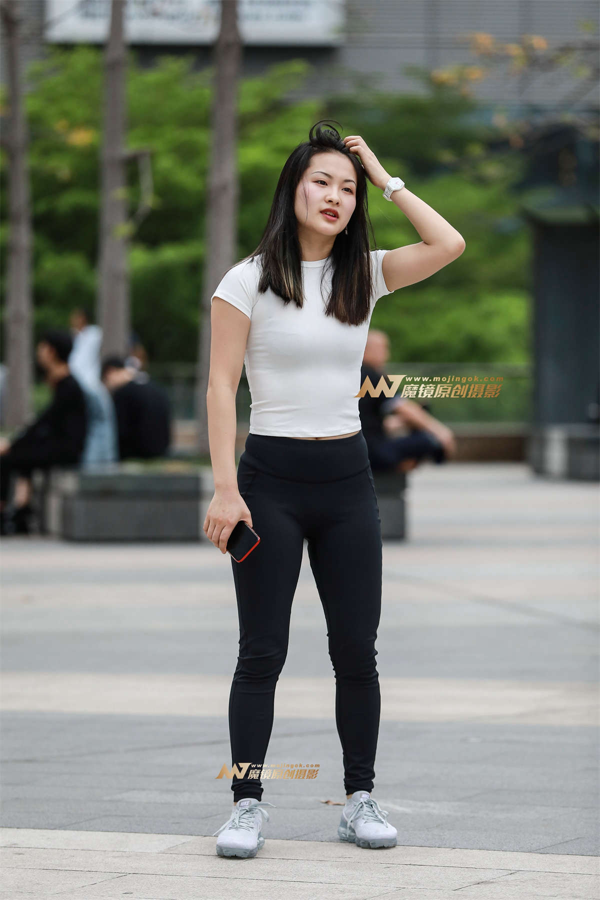 【视觉冲击赛帖】这身材曲线真好，翘臀美眉-日更街拍