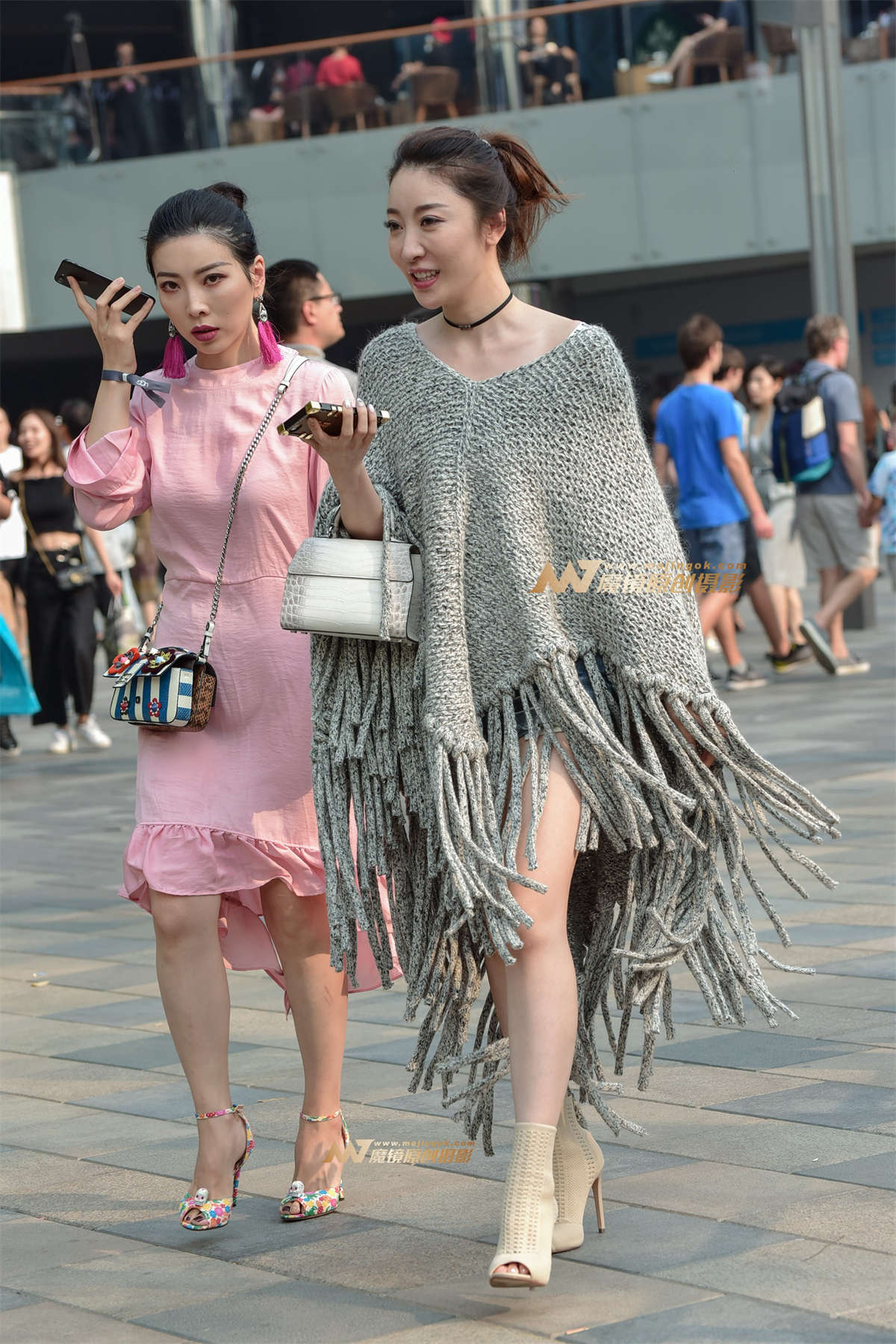 时尚针织蝙蝠衫女郎-日更街拍