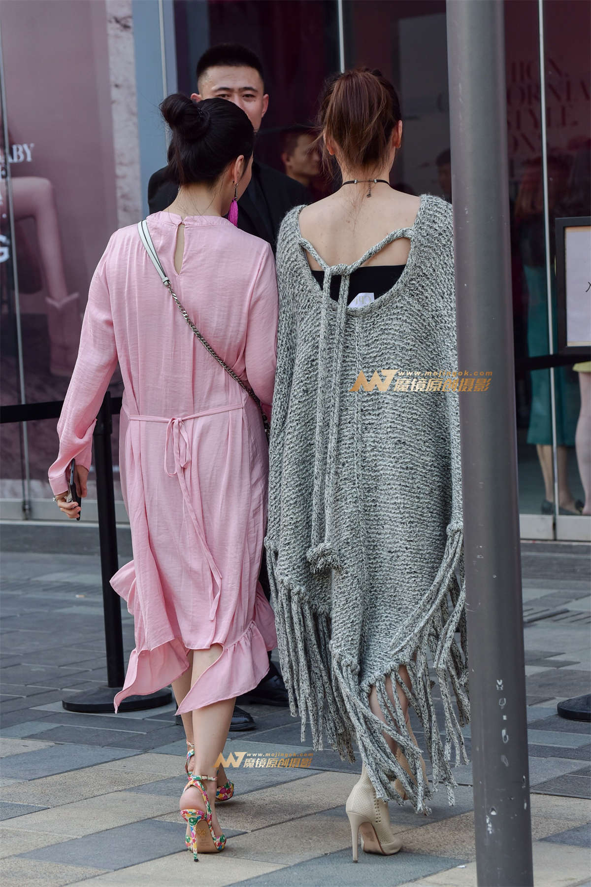 图片[2]-时尚针织蝙蝠衫女郎-日更街拍