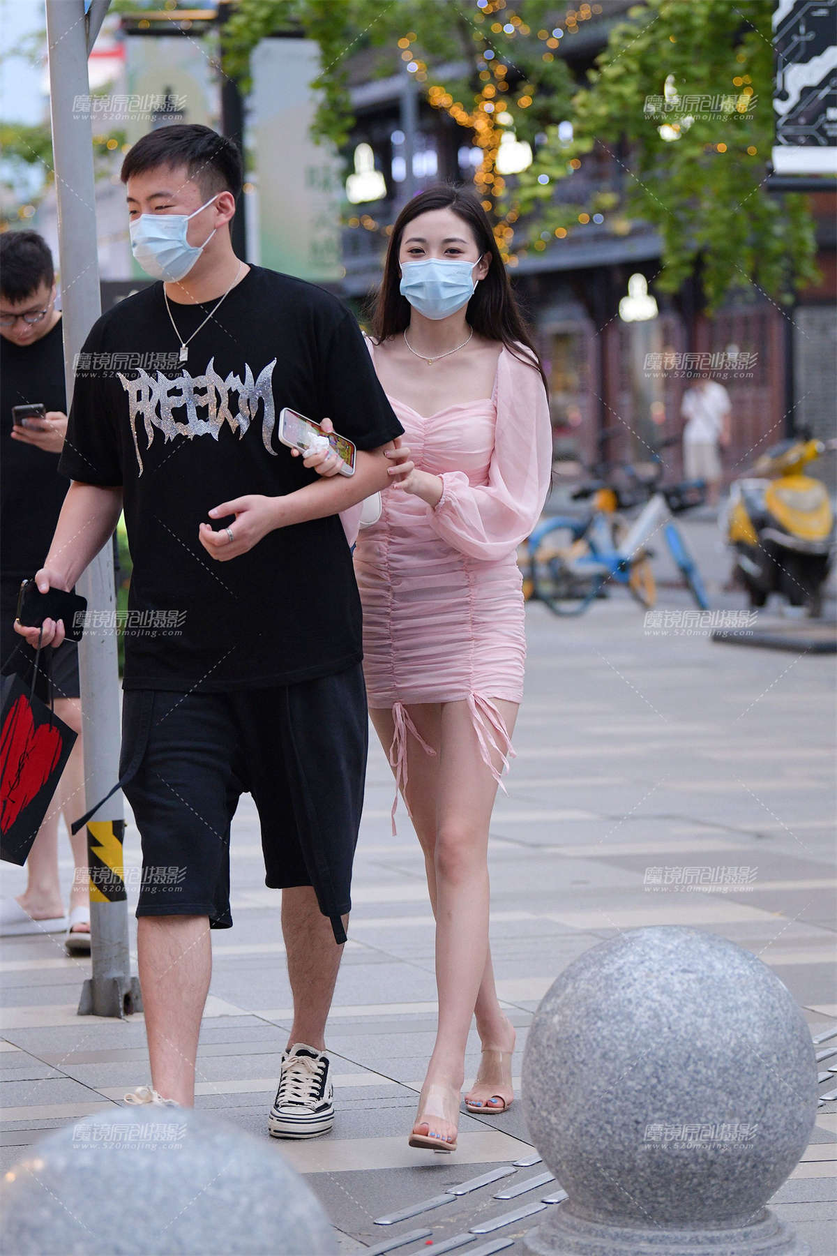 粉丝包臀裙美腿小姐姐-日更街拍