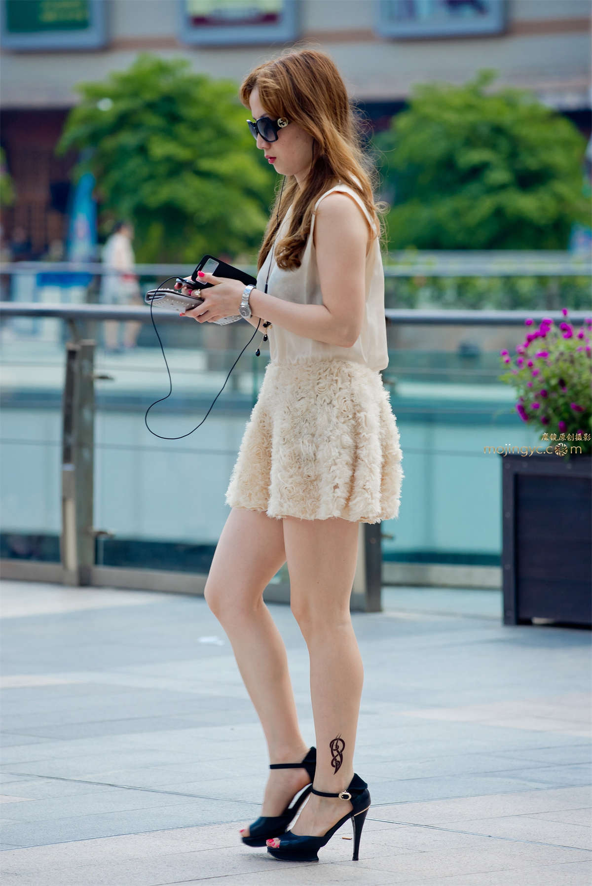 连衣裙，裸腿，凉高-日更街拍