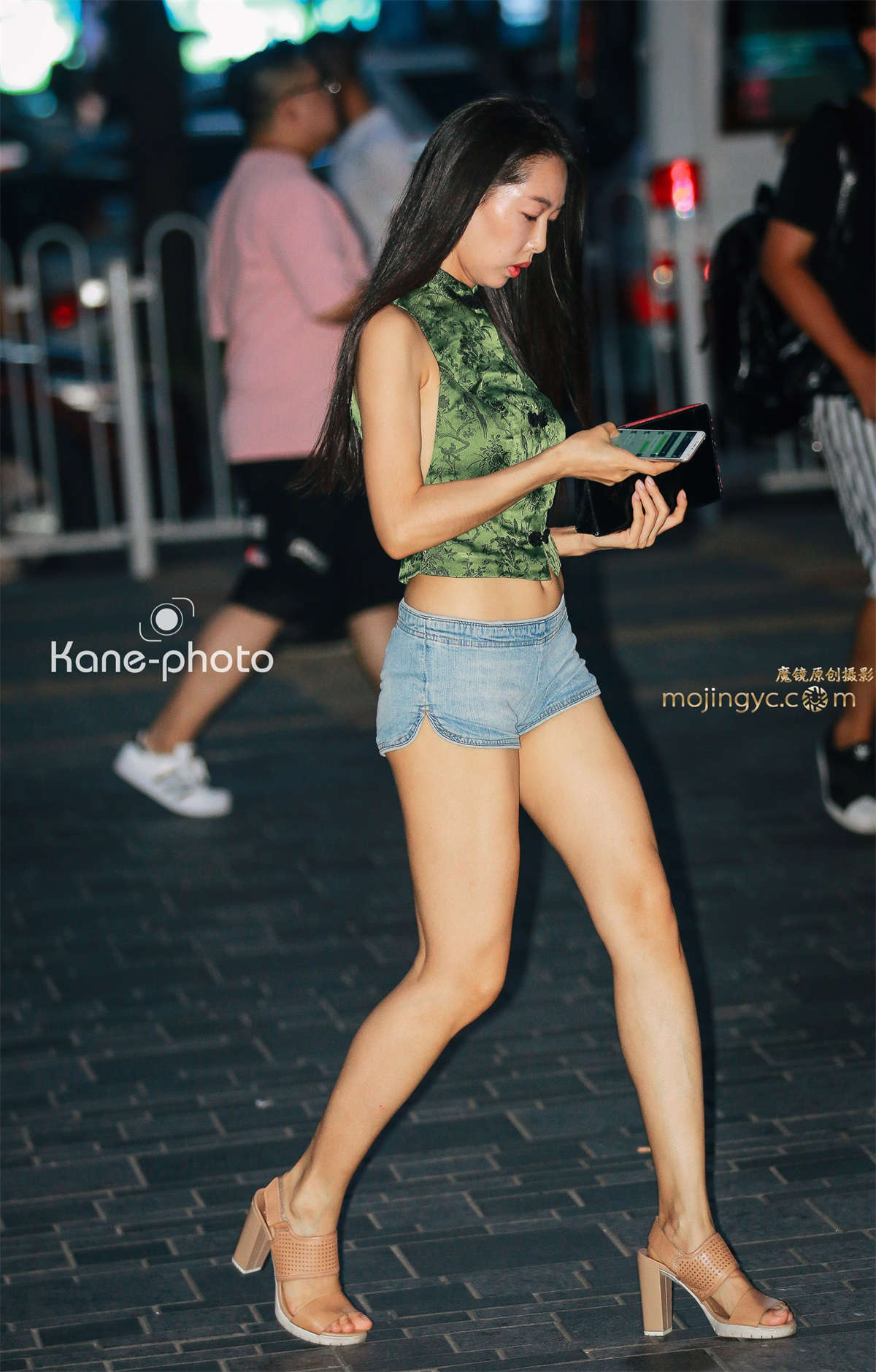 图片[2]-夜店装-露脐超短热裤-日更街拍