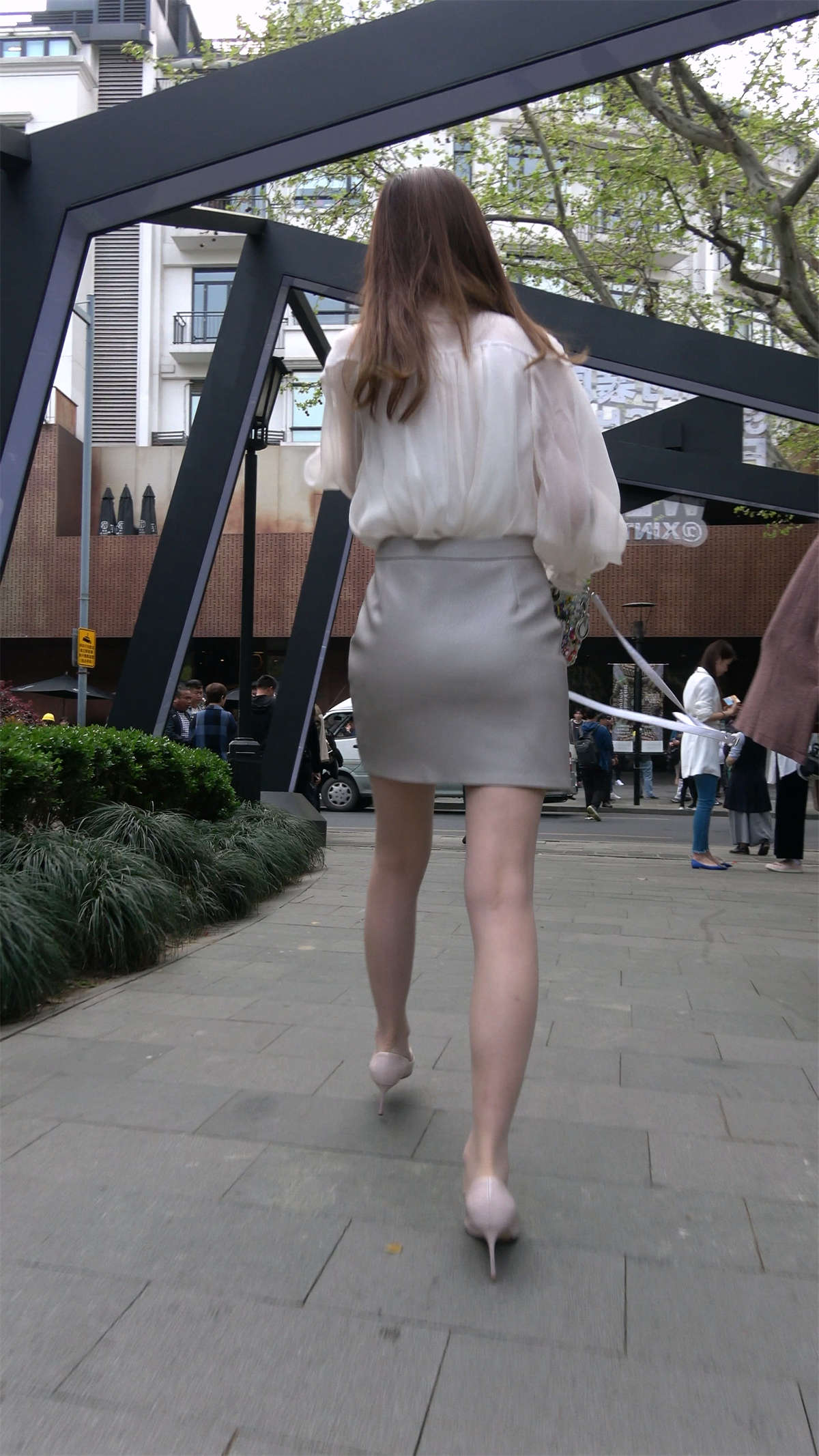 图片[2]-米色高跟鞋性感包臀裙极品女神姐姐-日更街拍