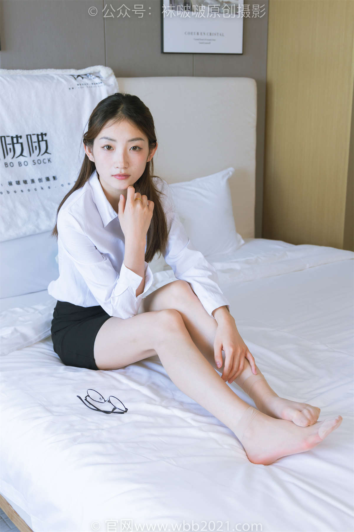 袜啵啵 No.246 小沫-高跟鞋、绿色丝袜（脚尖加固款）、短肉丝（脚尖加固款）、短黑丝（脚尖加固款）、裸足、ol制服 花絮版-日更街拍