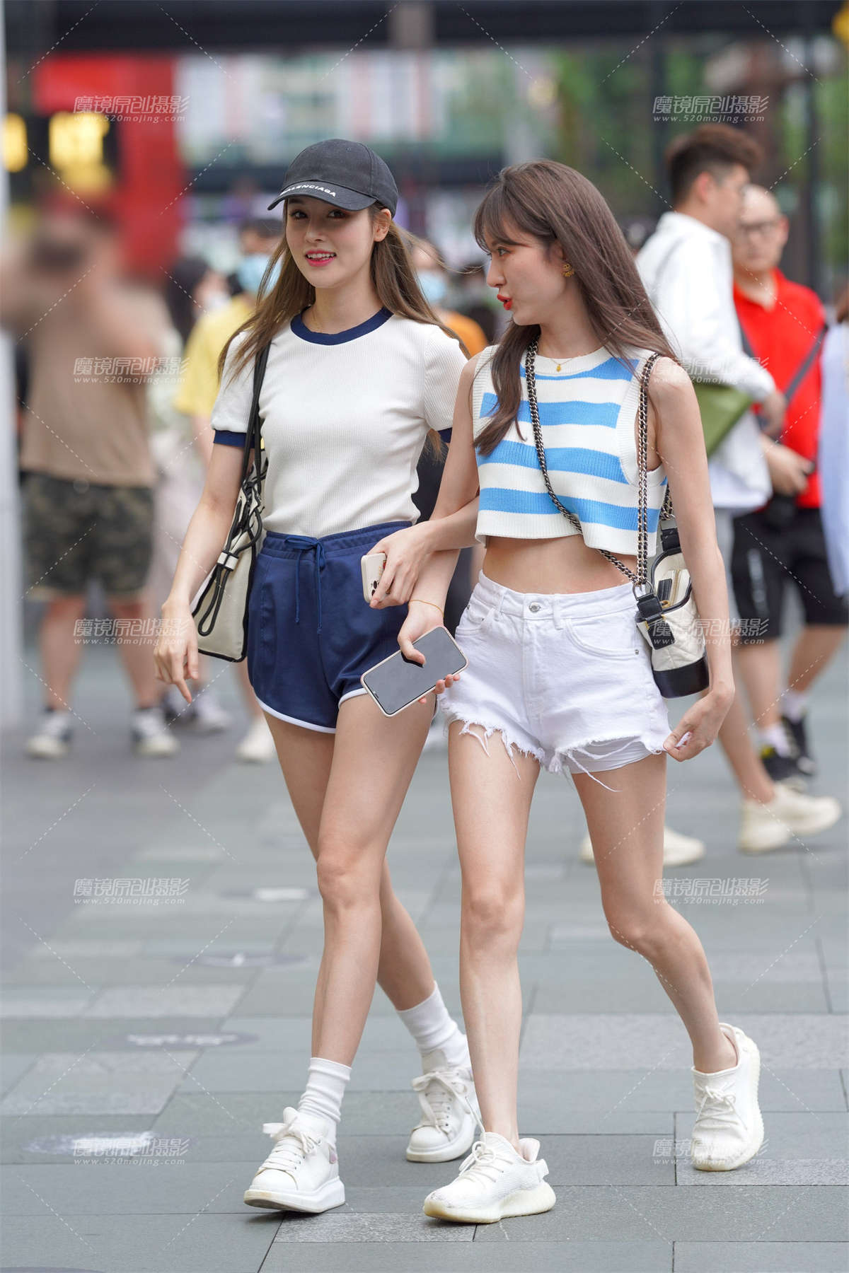 热裤美眉-日更街拍