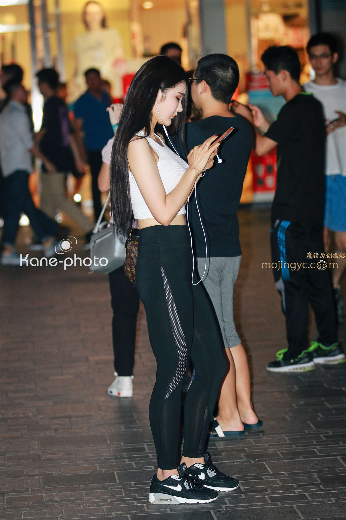 图片[2]-夜色中等人的你 特别美-日更街拍